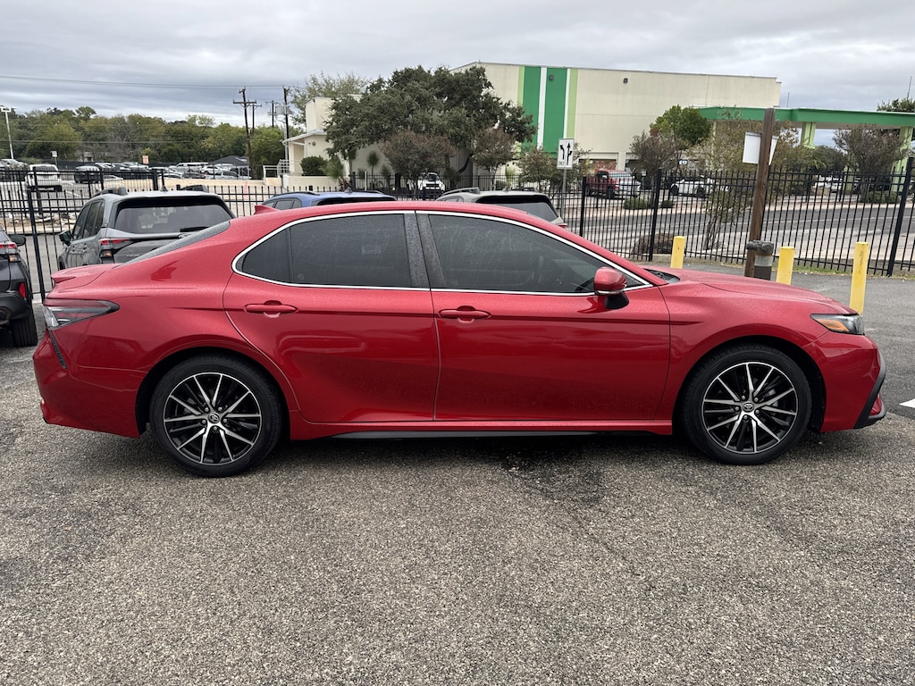 Used 2021 Toyota Camry SE Sedan
