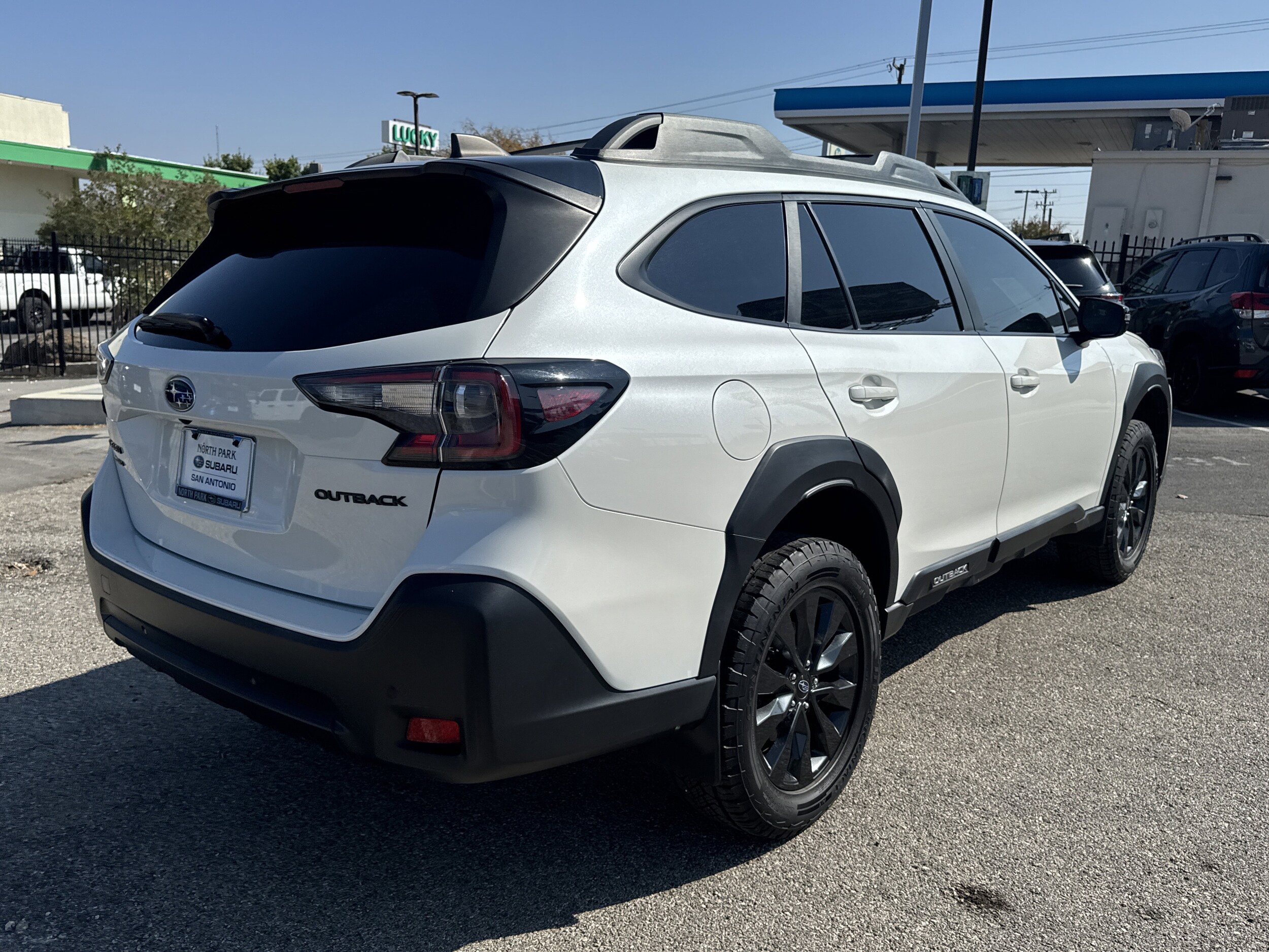 2023 Subaru Outback Onyx Edition photo 2