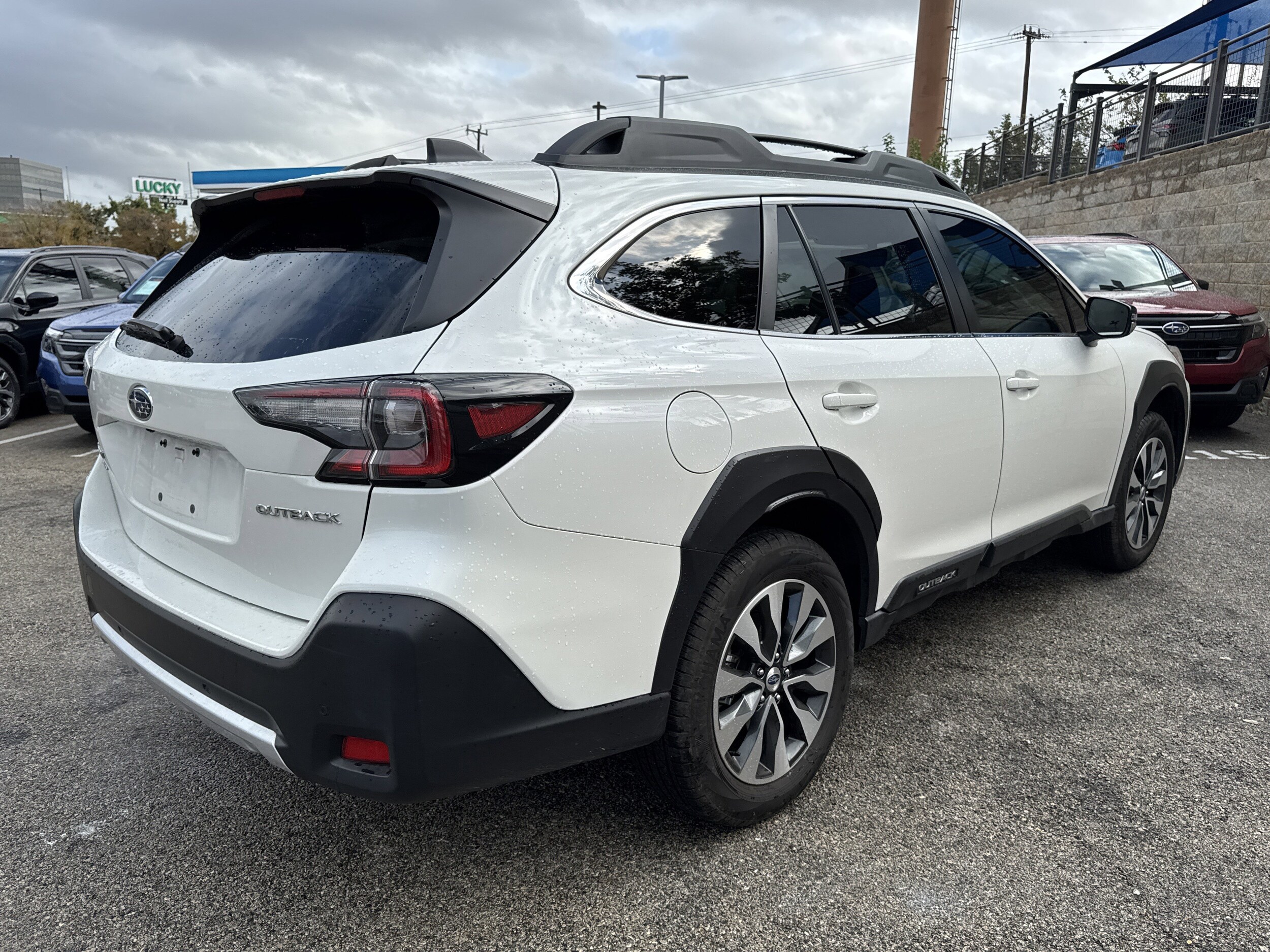 2023 Subaru Outback Limited photo 3