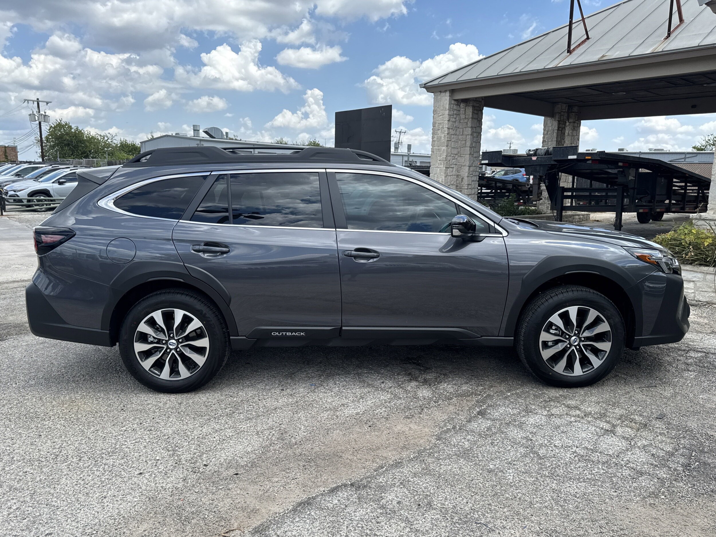 2025 Subaru Outback Limited photo 2