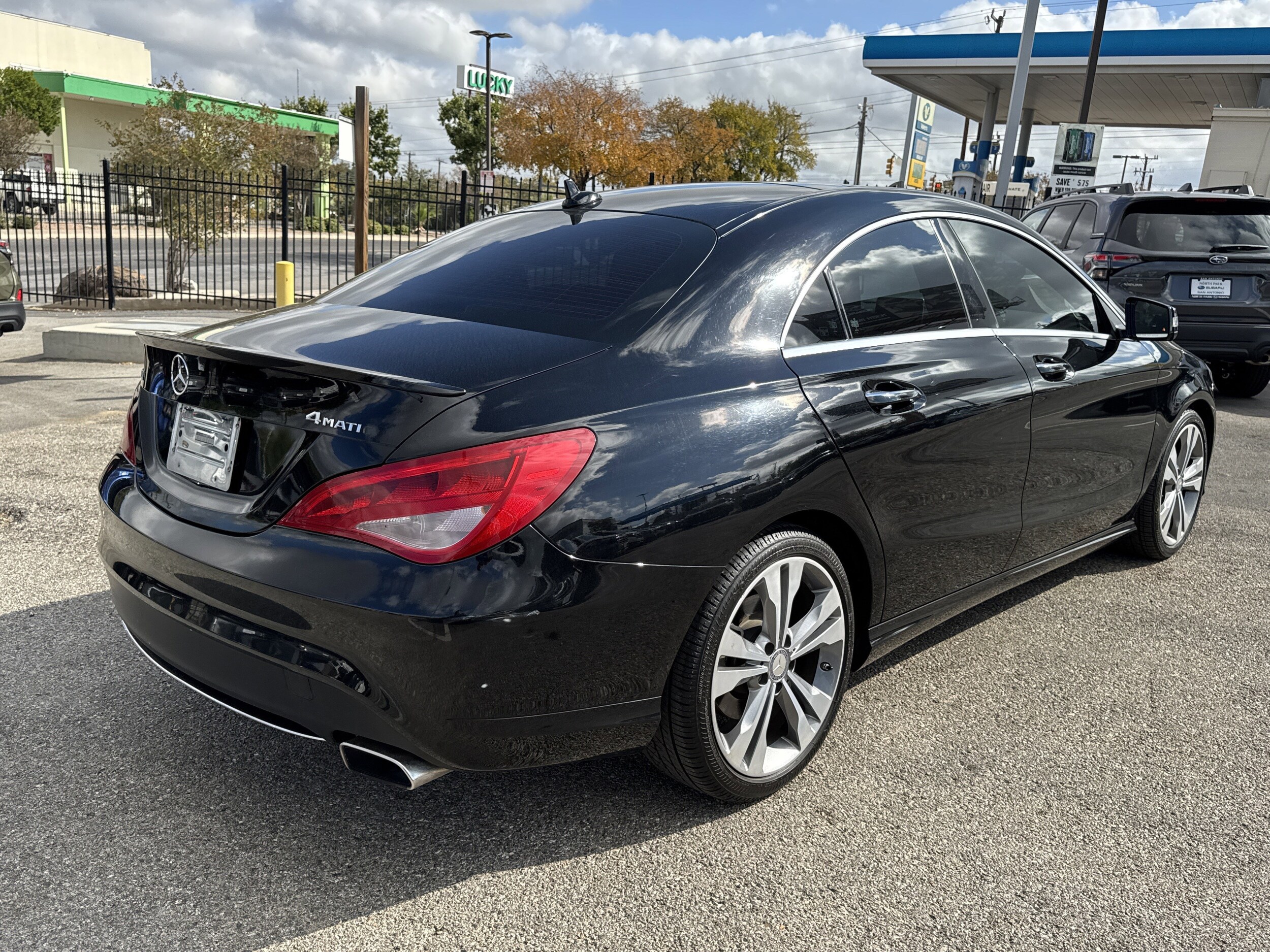 2016 Mercedes Benz CLA 250 4MATIC photo 2