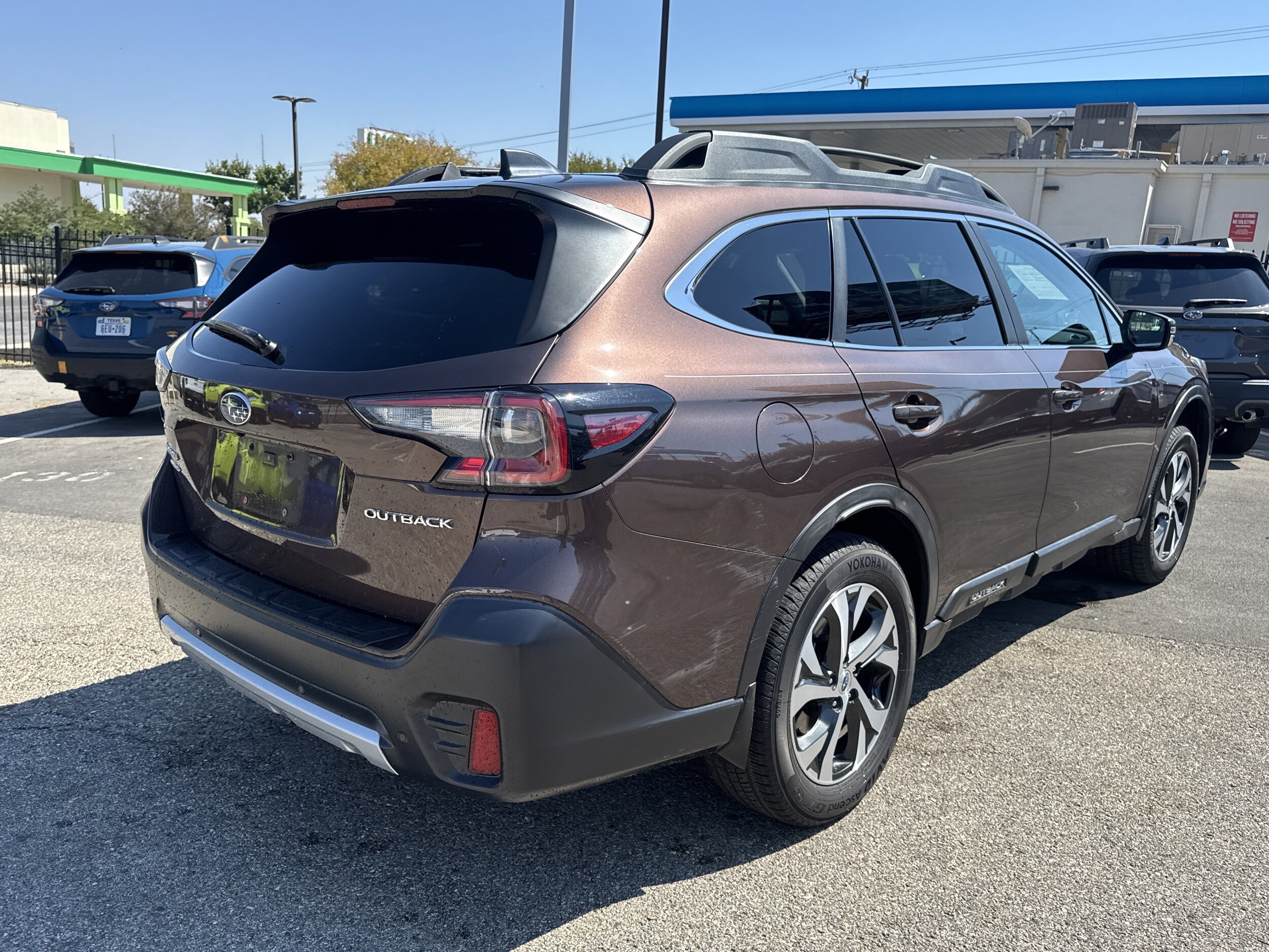 2020 Subaru Outback Limited photo 2