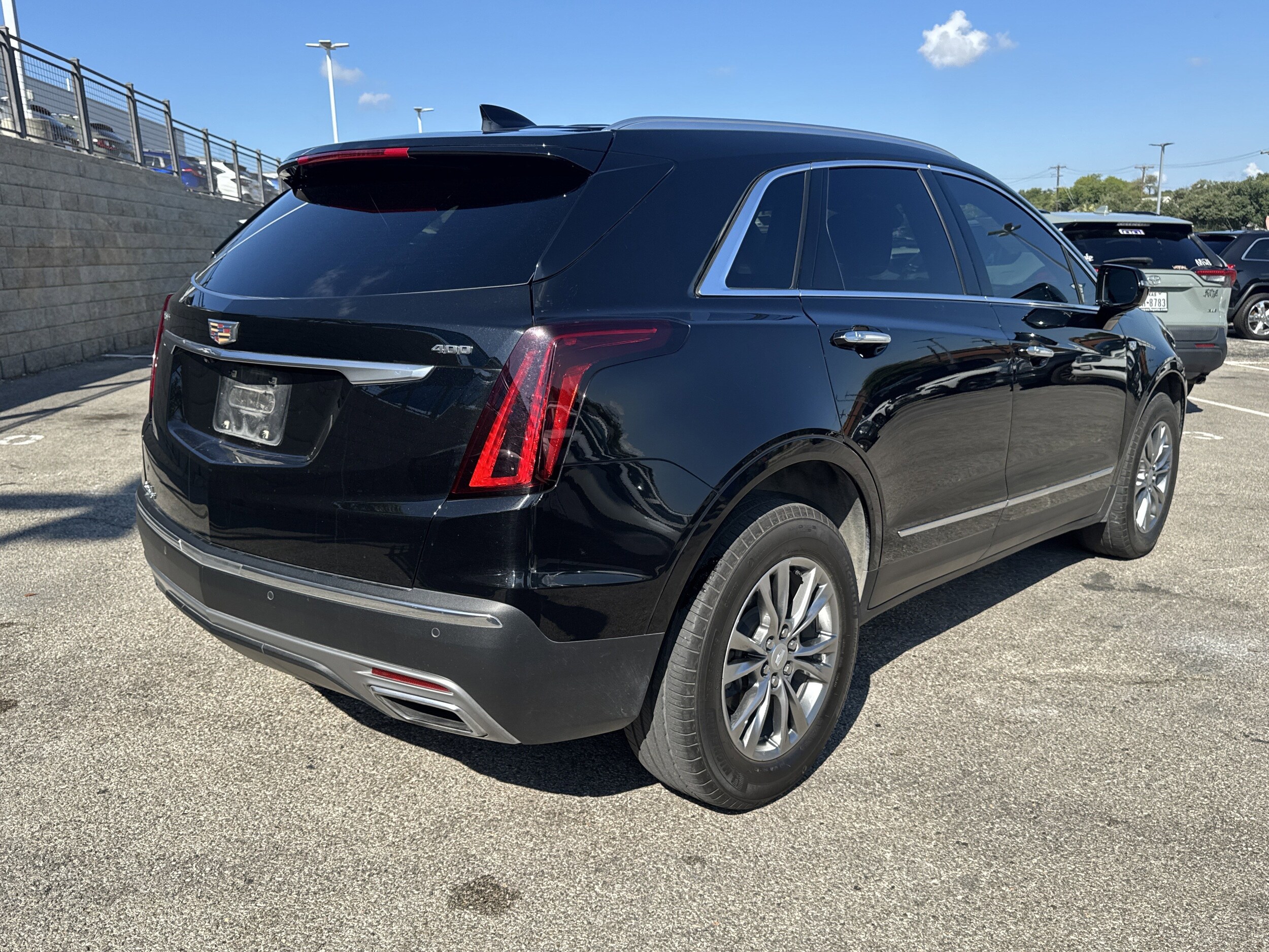 2023 Cadillac XT5 Premium Luxury photo 2