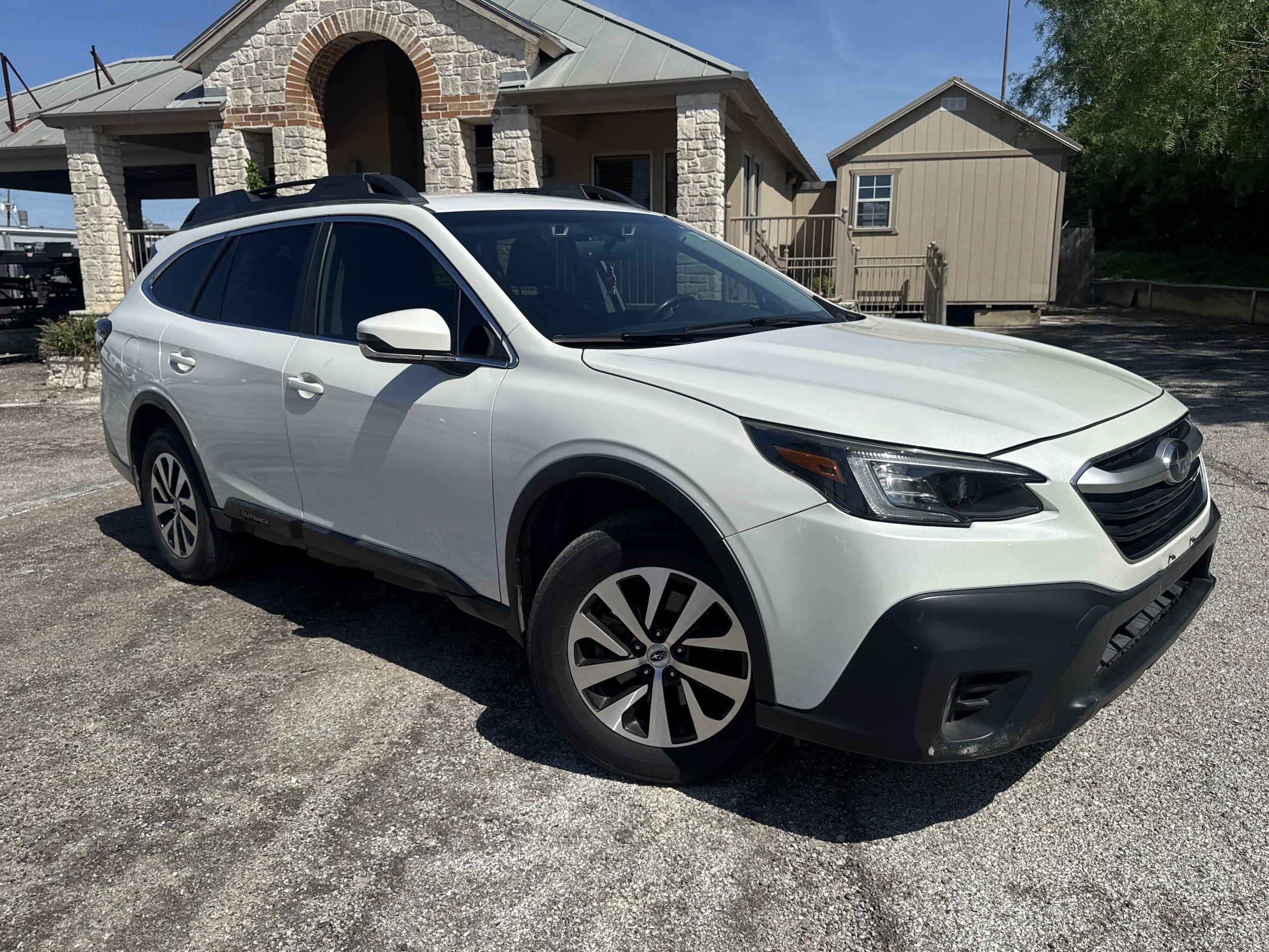 2020 Subaru Outback Premium's photo