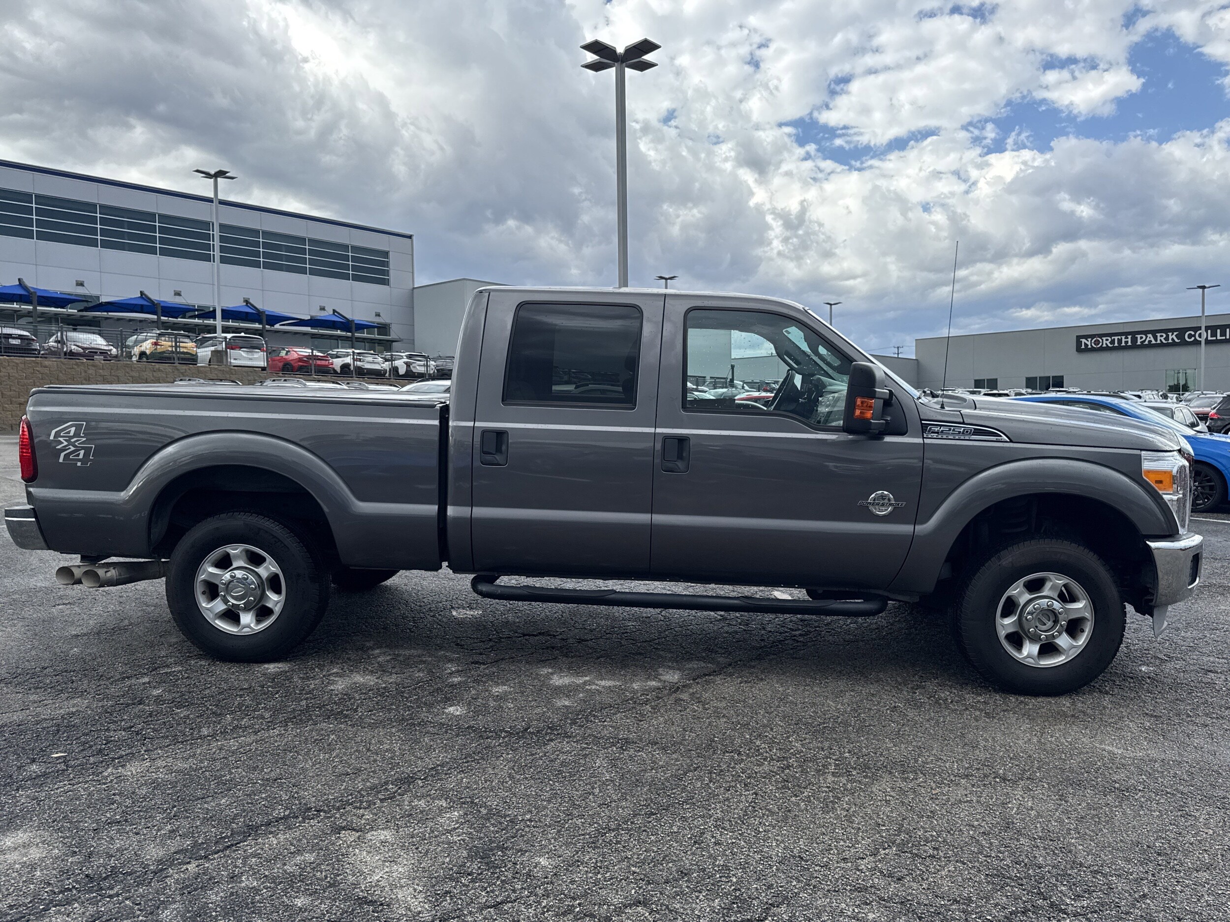 2013 Ford F-250 XLT photo 2