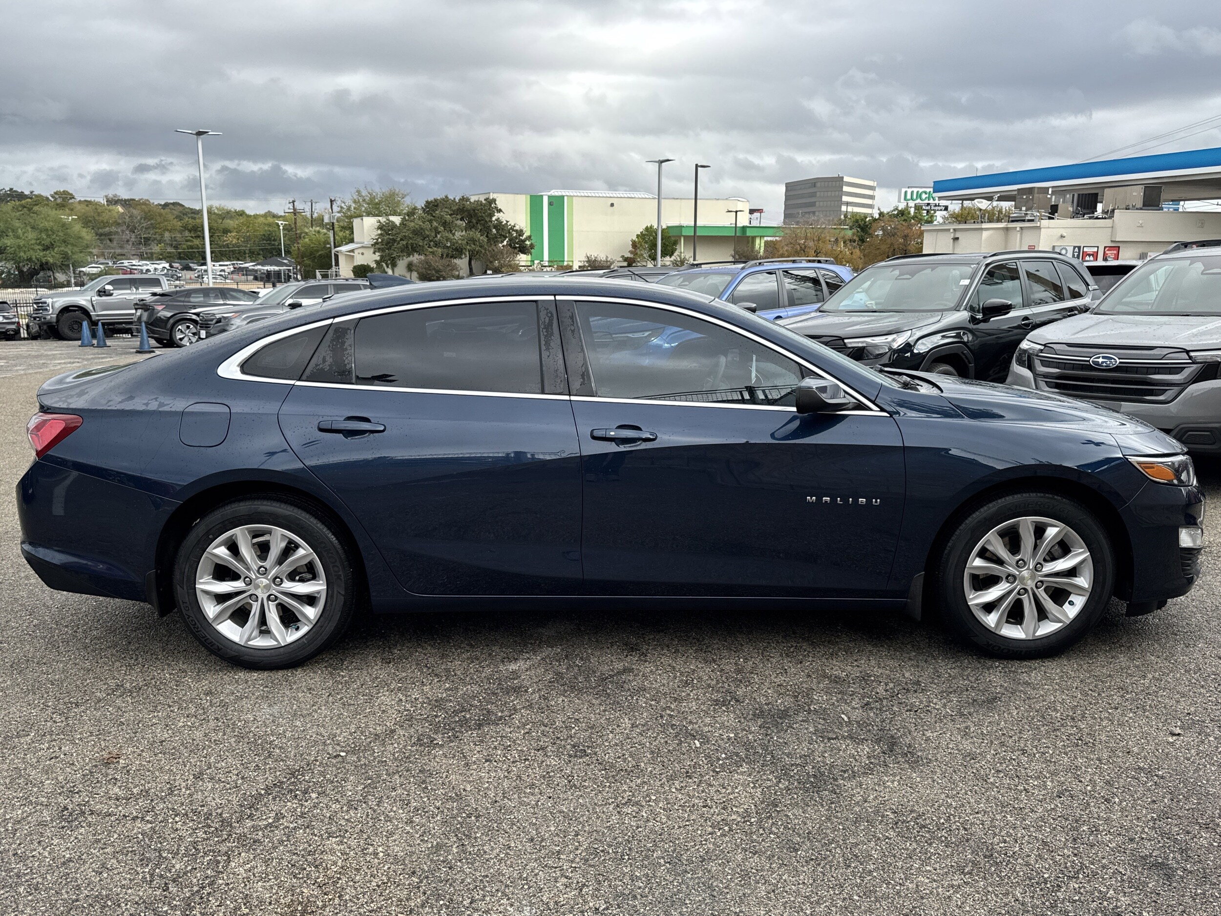 2019 Chevrolet Malibu 1LT photo 2