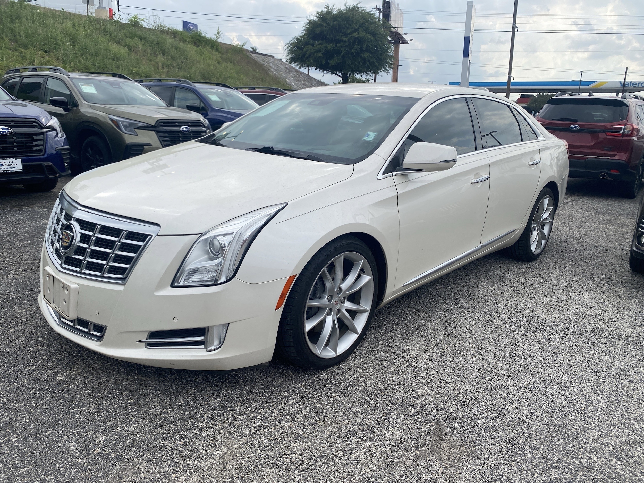 2013 Cadillac XTS 3.6L FWD Premium Collection's photo