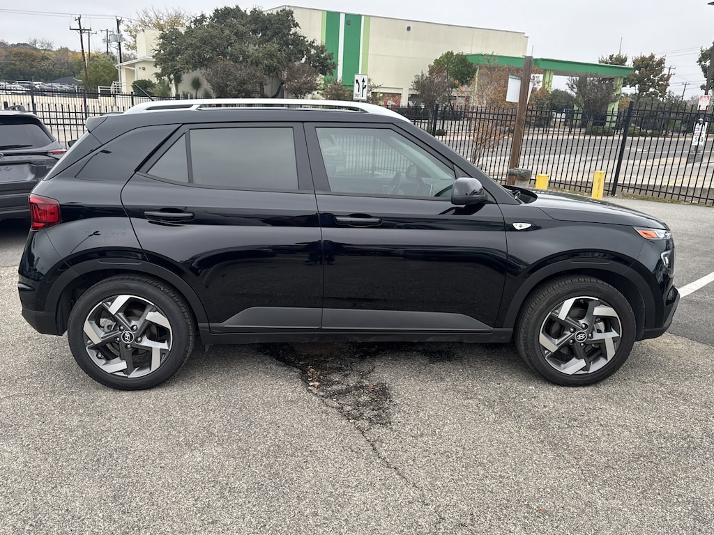 Used 2024 Hyundai Venue SEL SUV