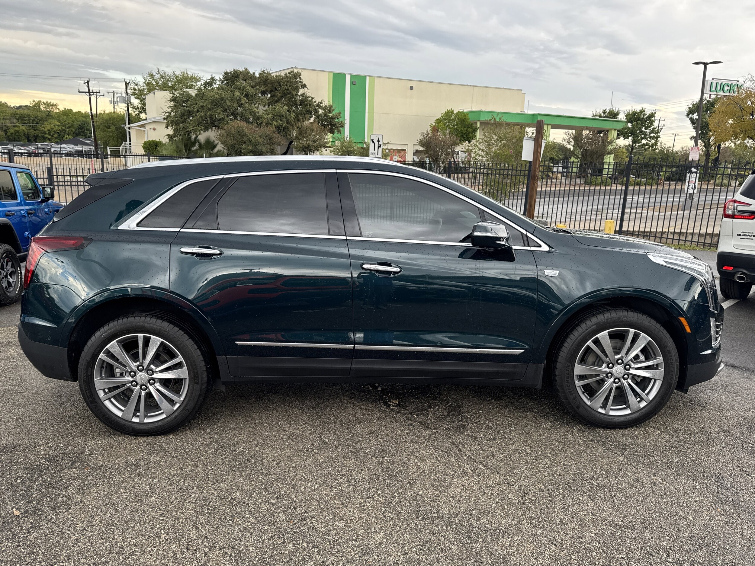 2024 Cadillac XT5 Premium Luxury photo 2