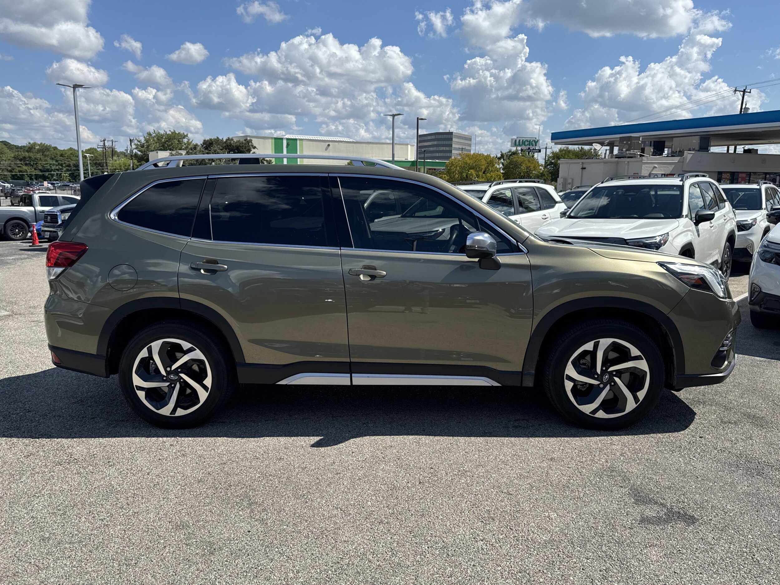 2024 Subaru Forester Touring photo 2