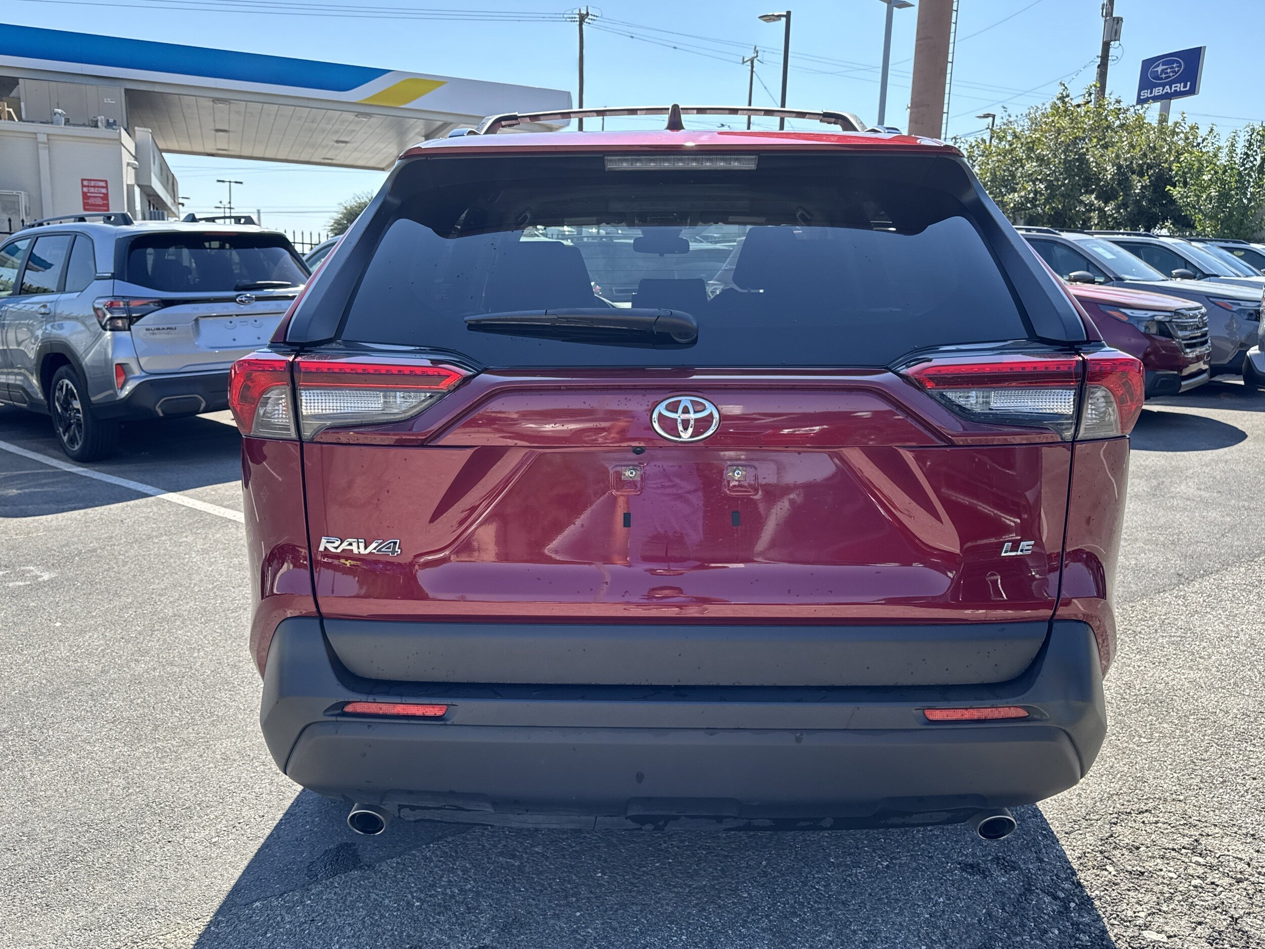 2019 Toyota RAV4 LE photo 3