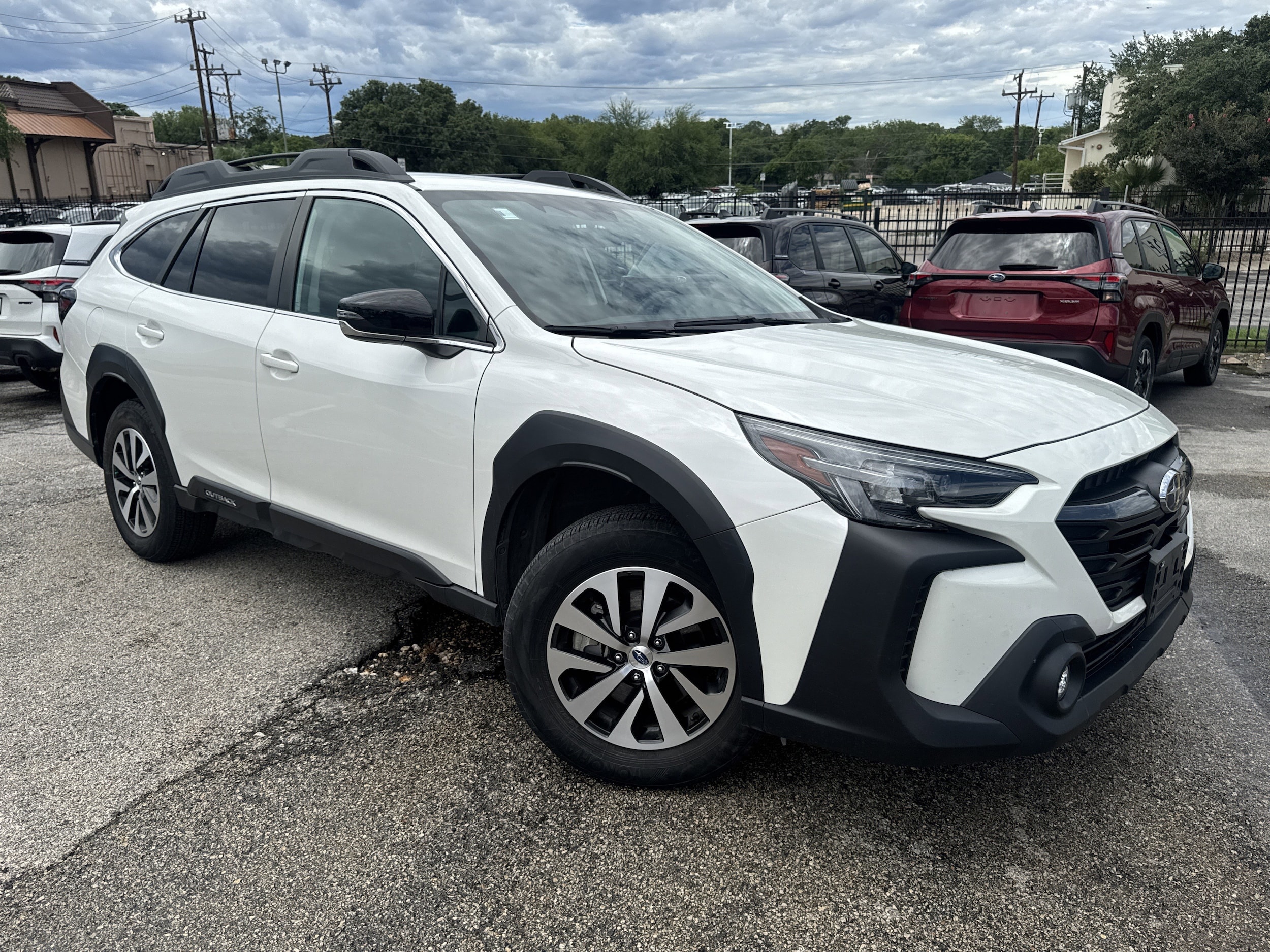 2023 Subaru Outback Premium's photo
