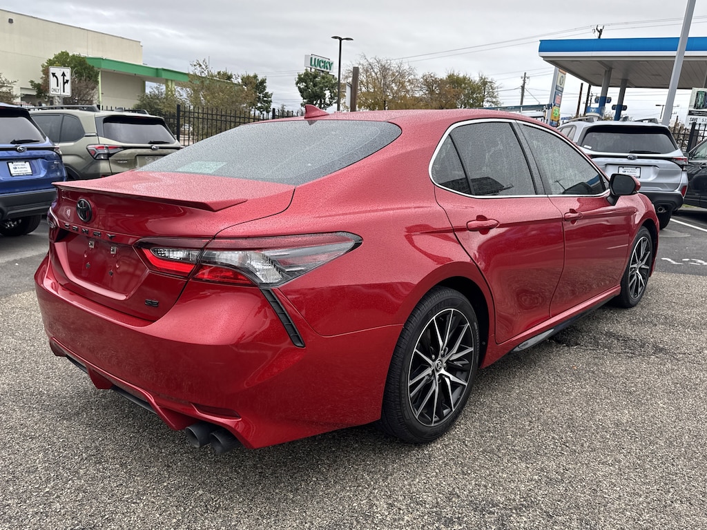 Used 2021 Toyota Camry SE Sedan