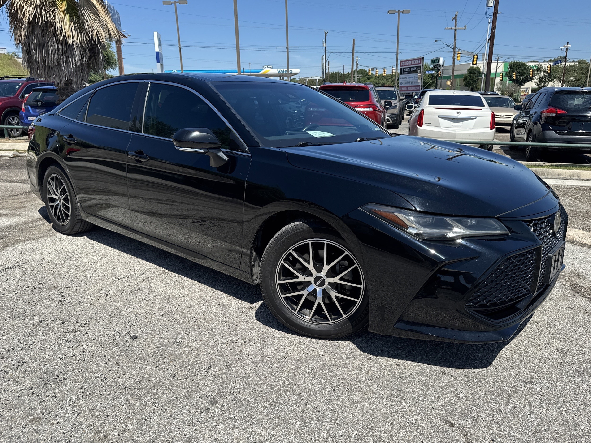 2019 Toyota Avalon Touring's photo