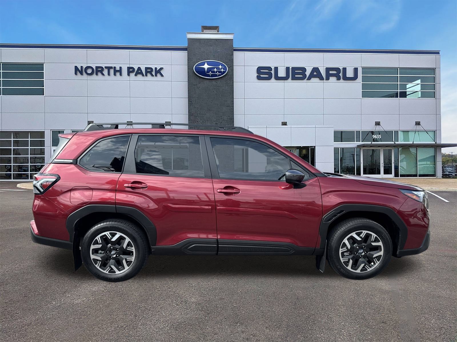 2025 Subaru Forester Premium Base photo 2