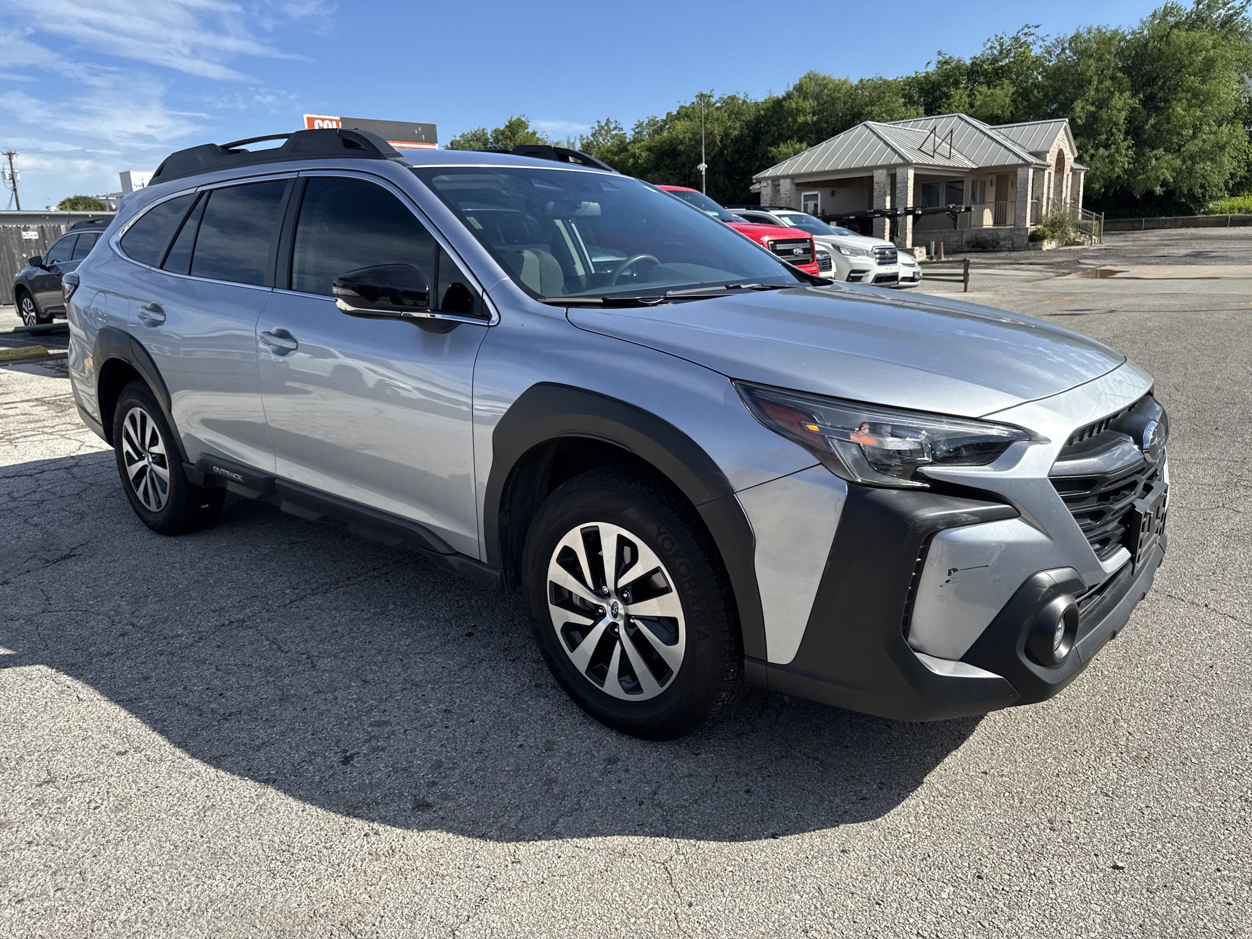 2024 Subaru Outback Premium's photo