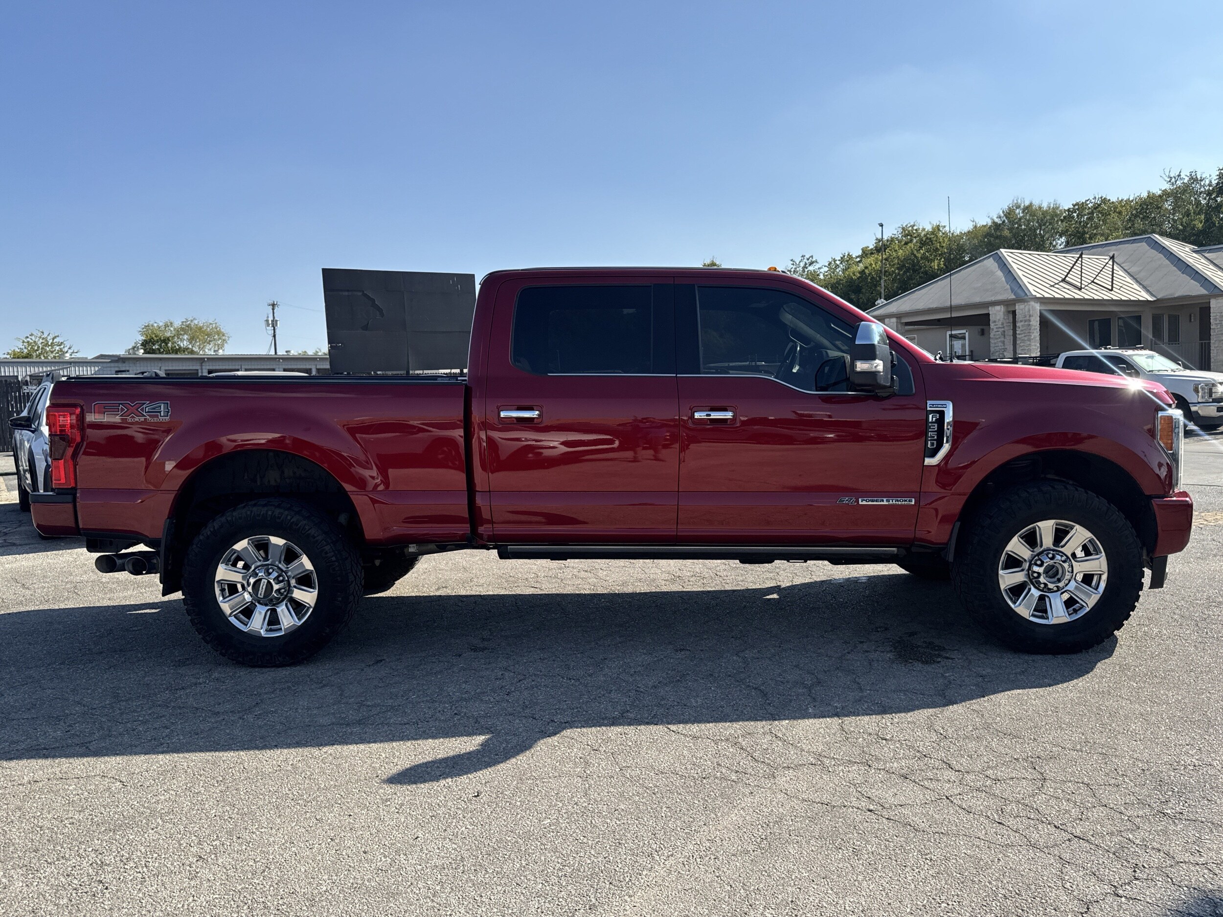 2017 Ford F-350 Platinum photo 2