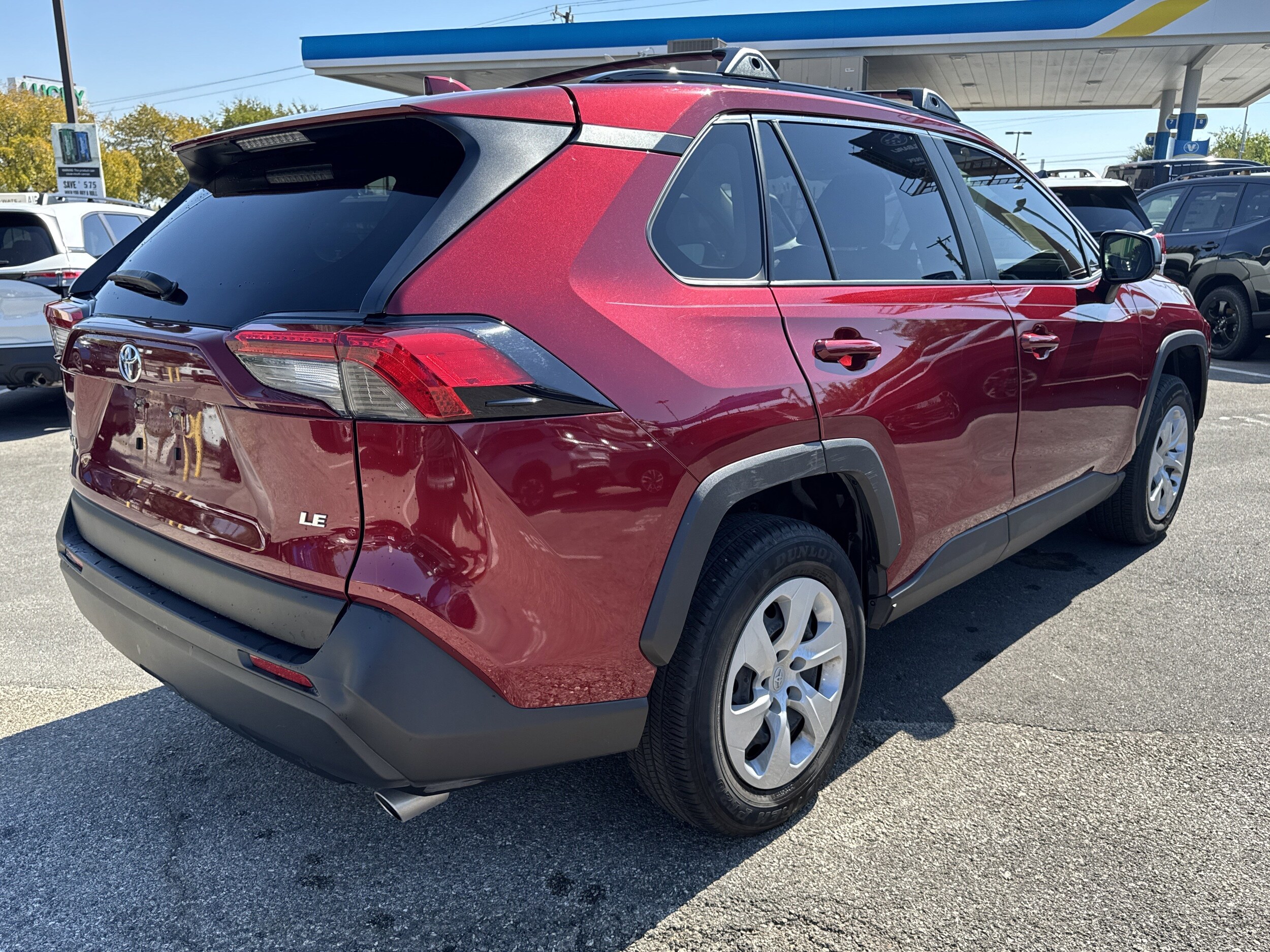 2019 Toyota RAV4 LE photo 2