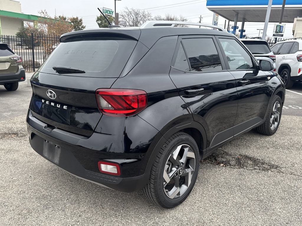 Used 2024 Hyundai Venue SEL SUV