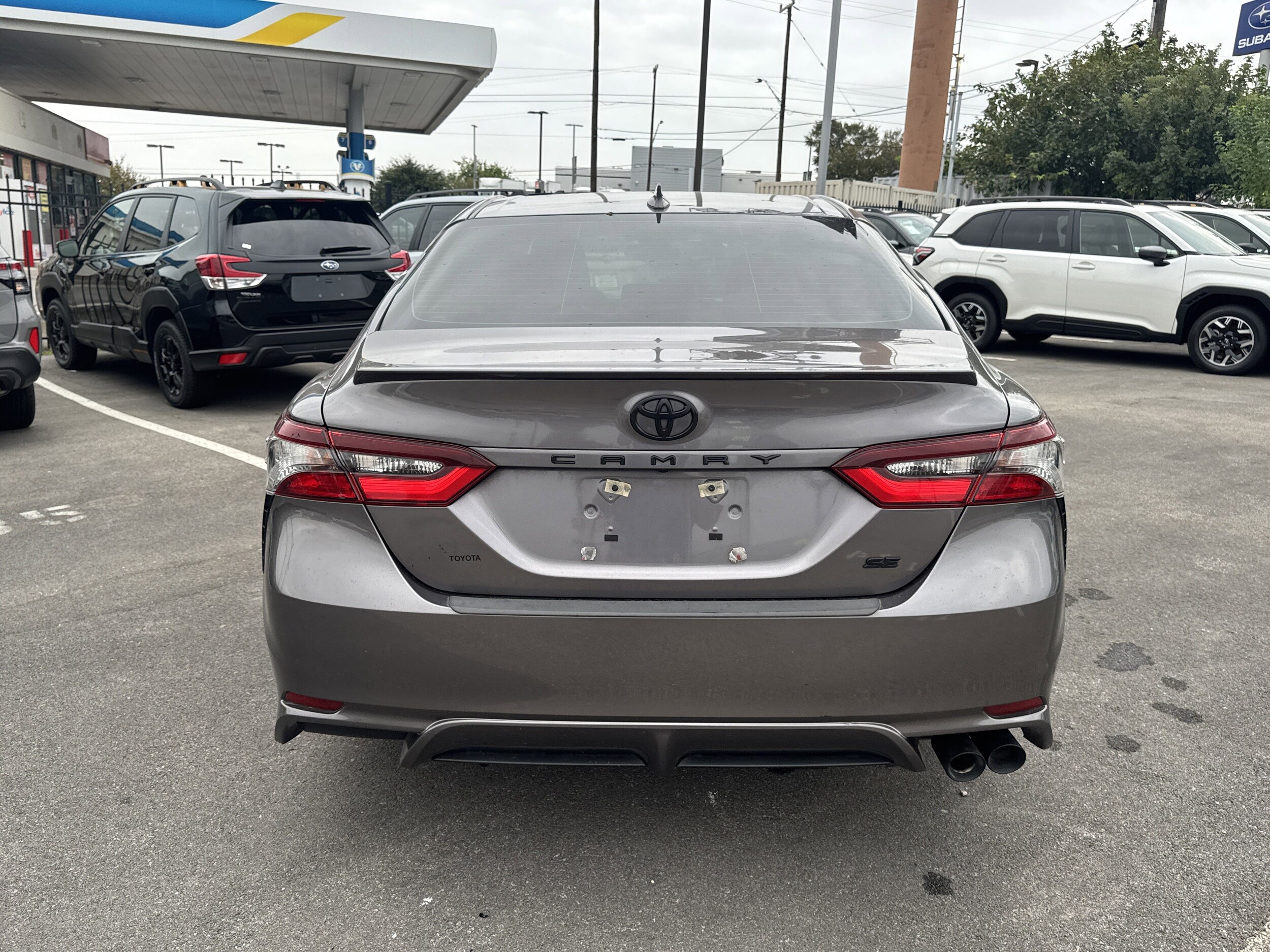 2022 Toyota Camry SE photo 4
