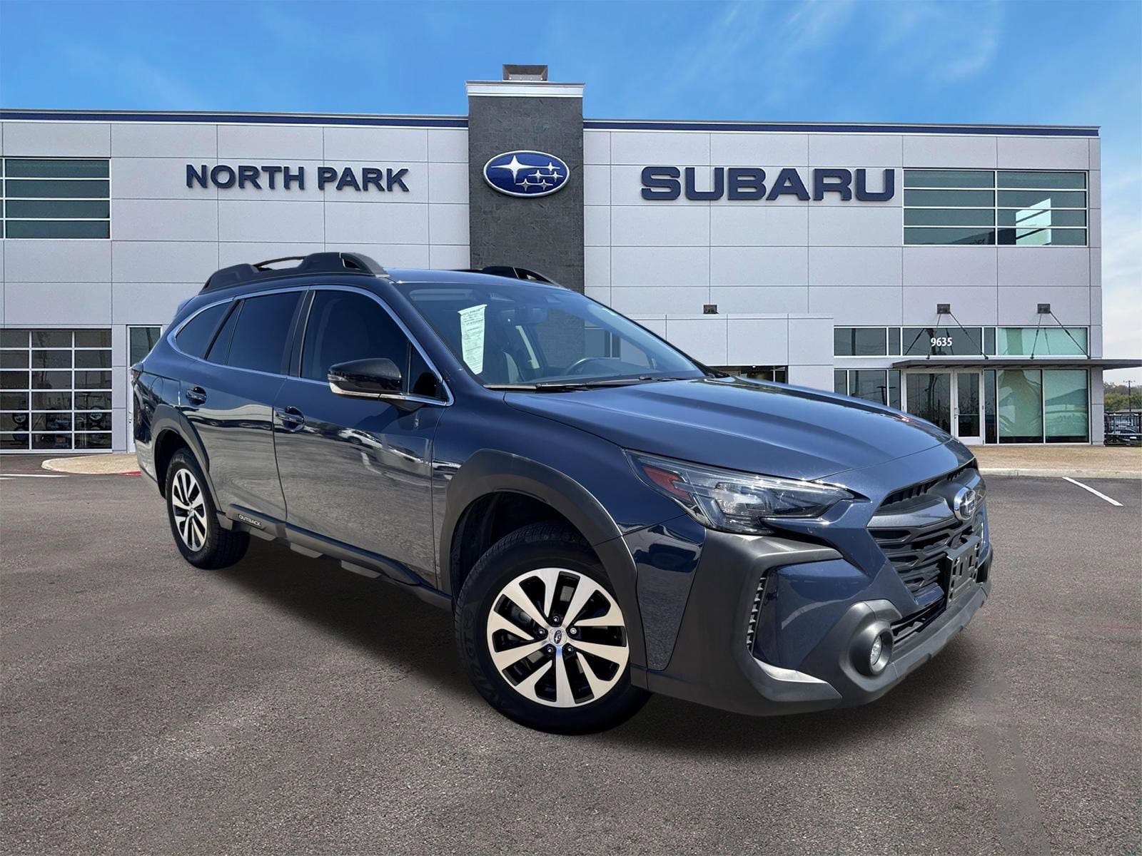 2024 Subaru Outback Premium's photo