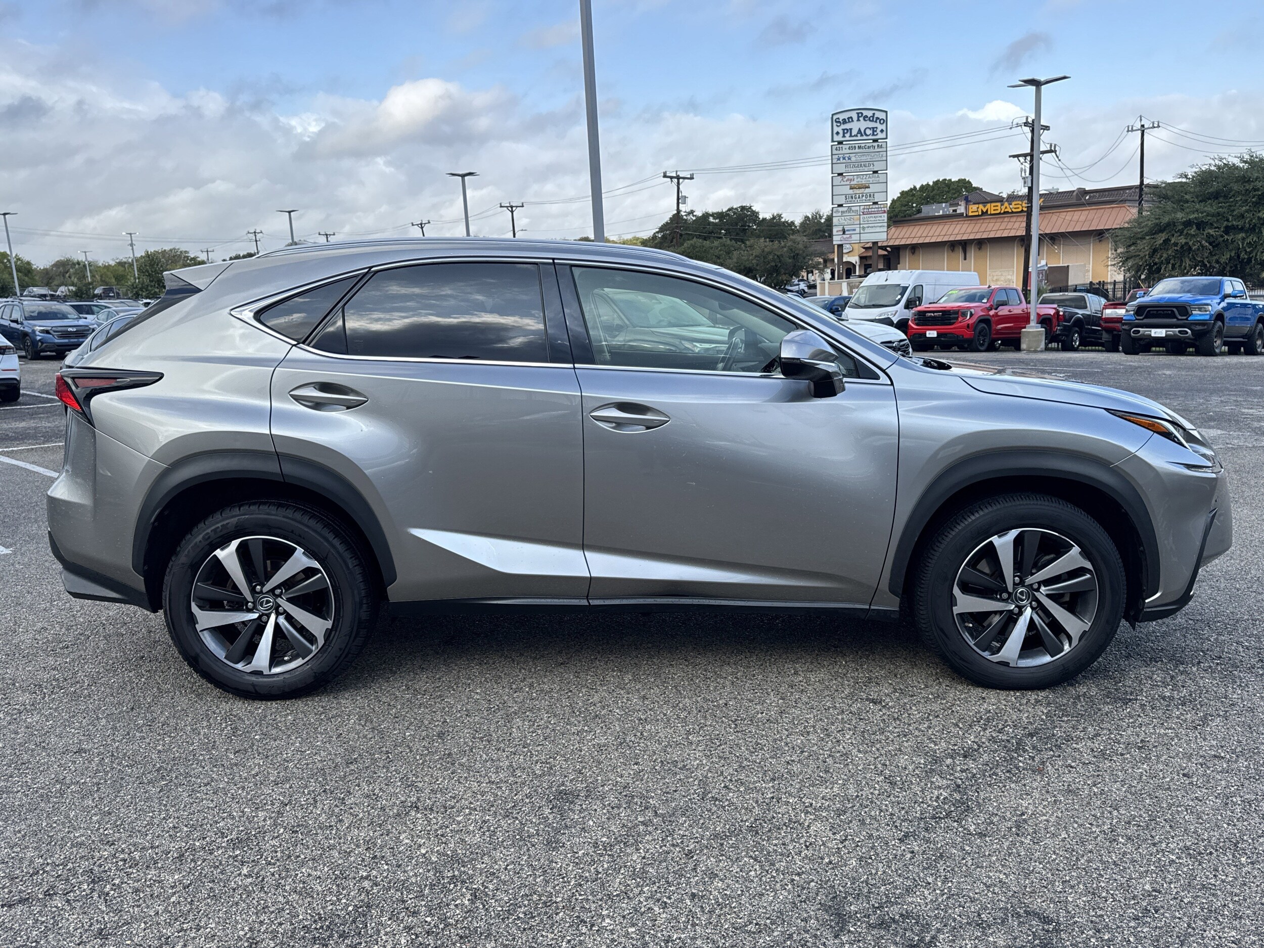 2019 Lexus NX 300 Luxury photo 2