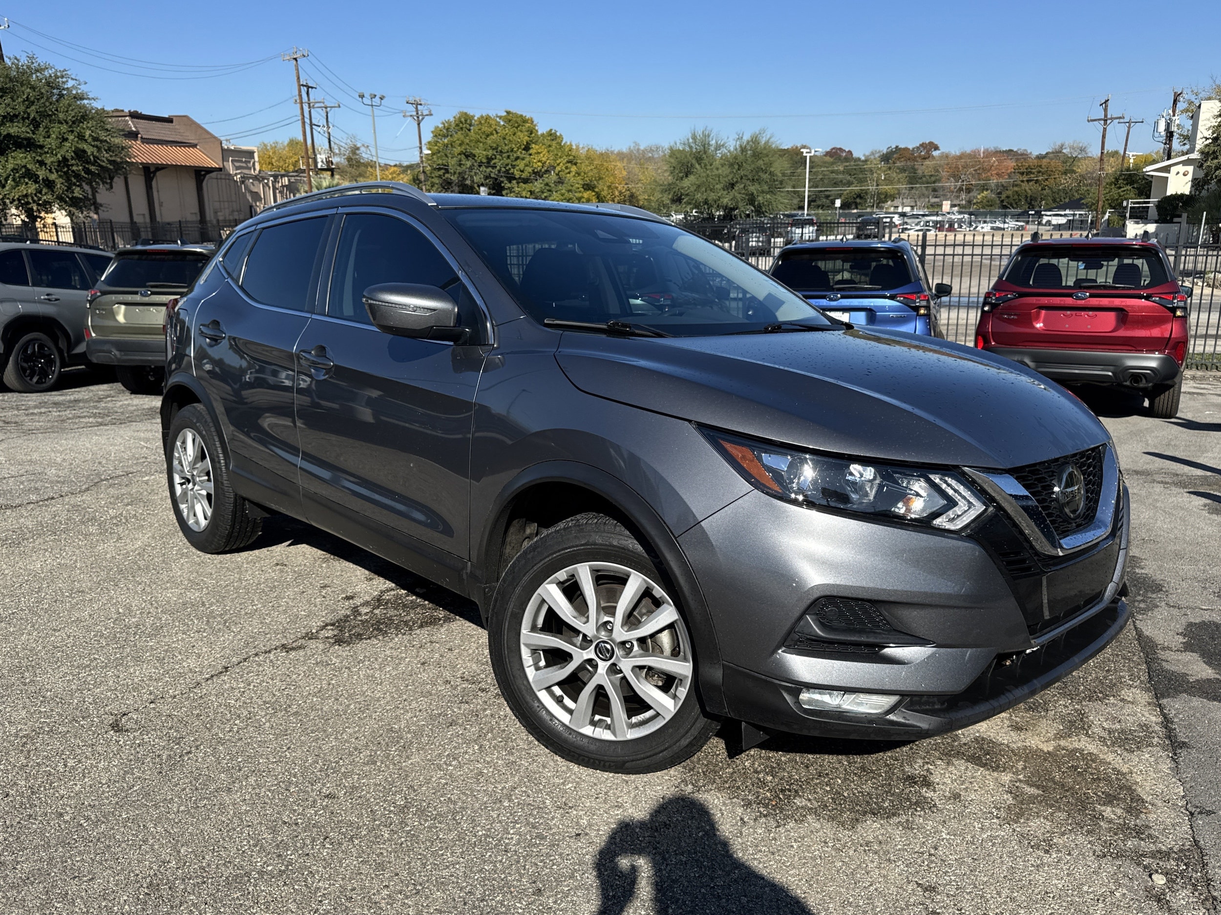 2022 Nissan Rogue Sport SV's photo