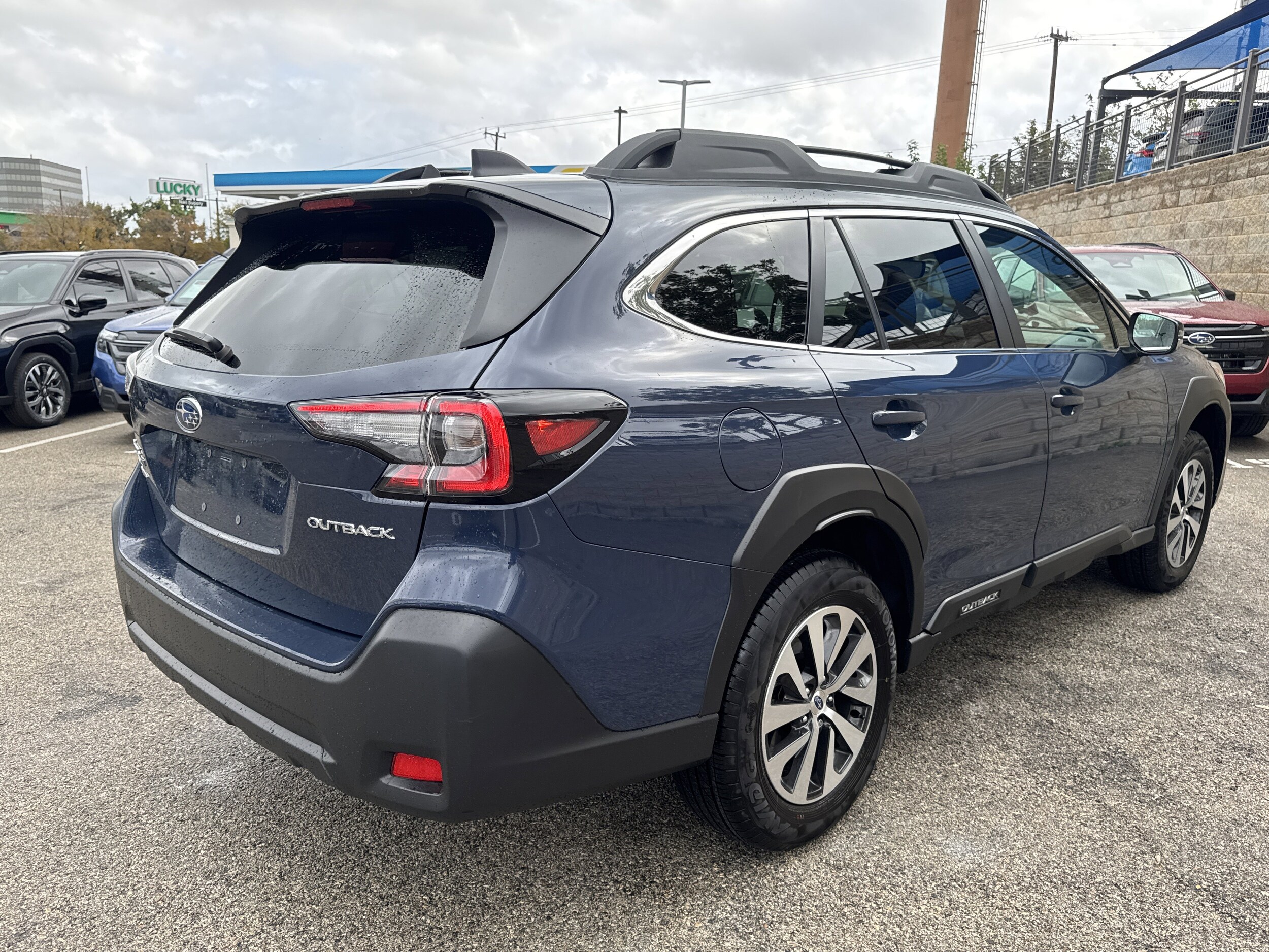 2025 Subaru Outback Premium photo 3