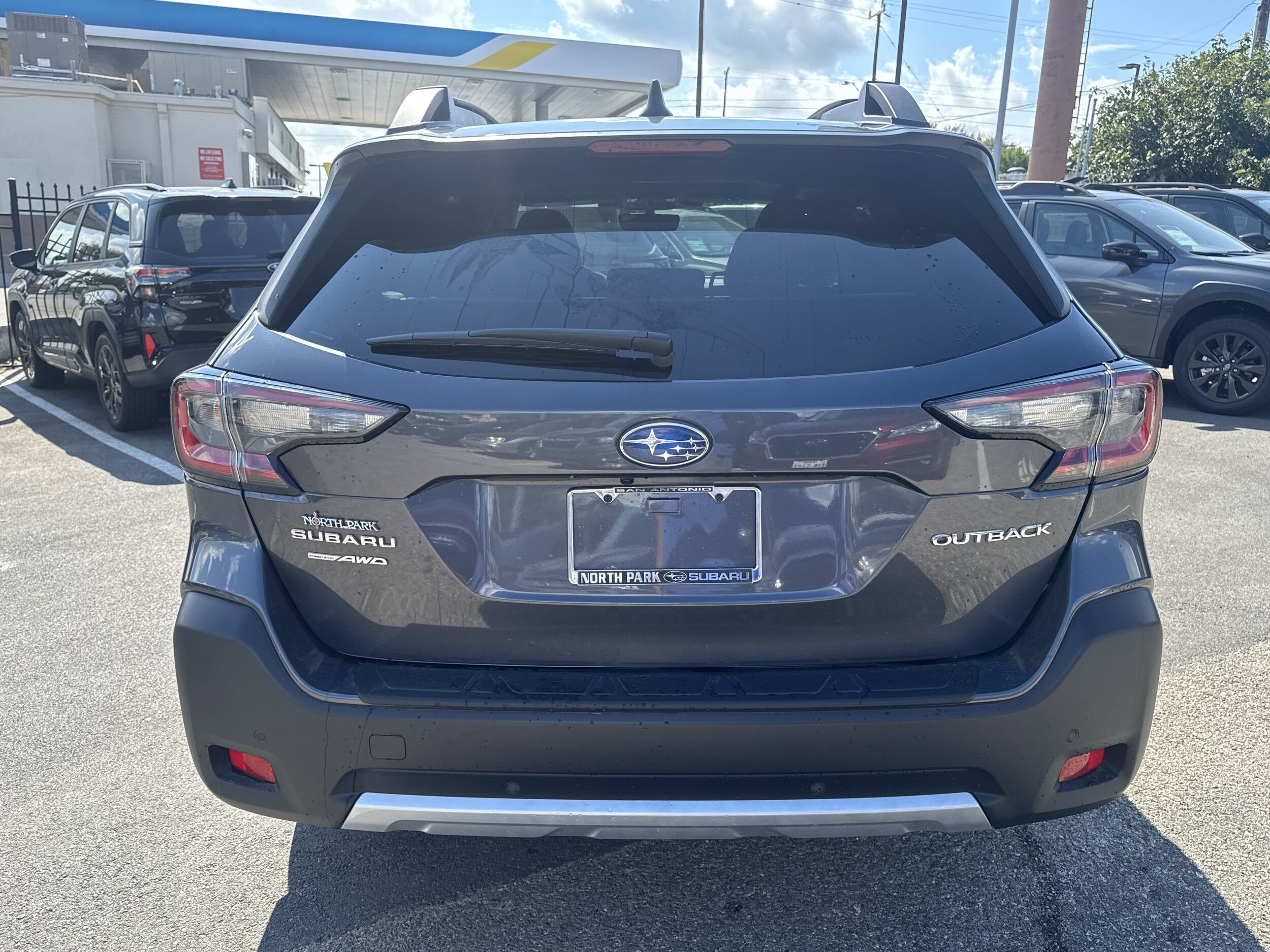 2025 Subaru Outback Limited photo 4
