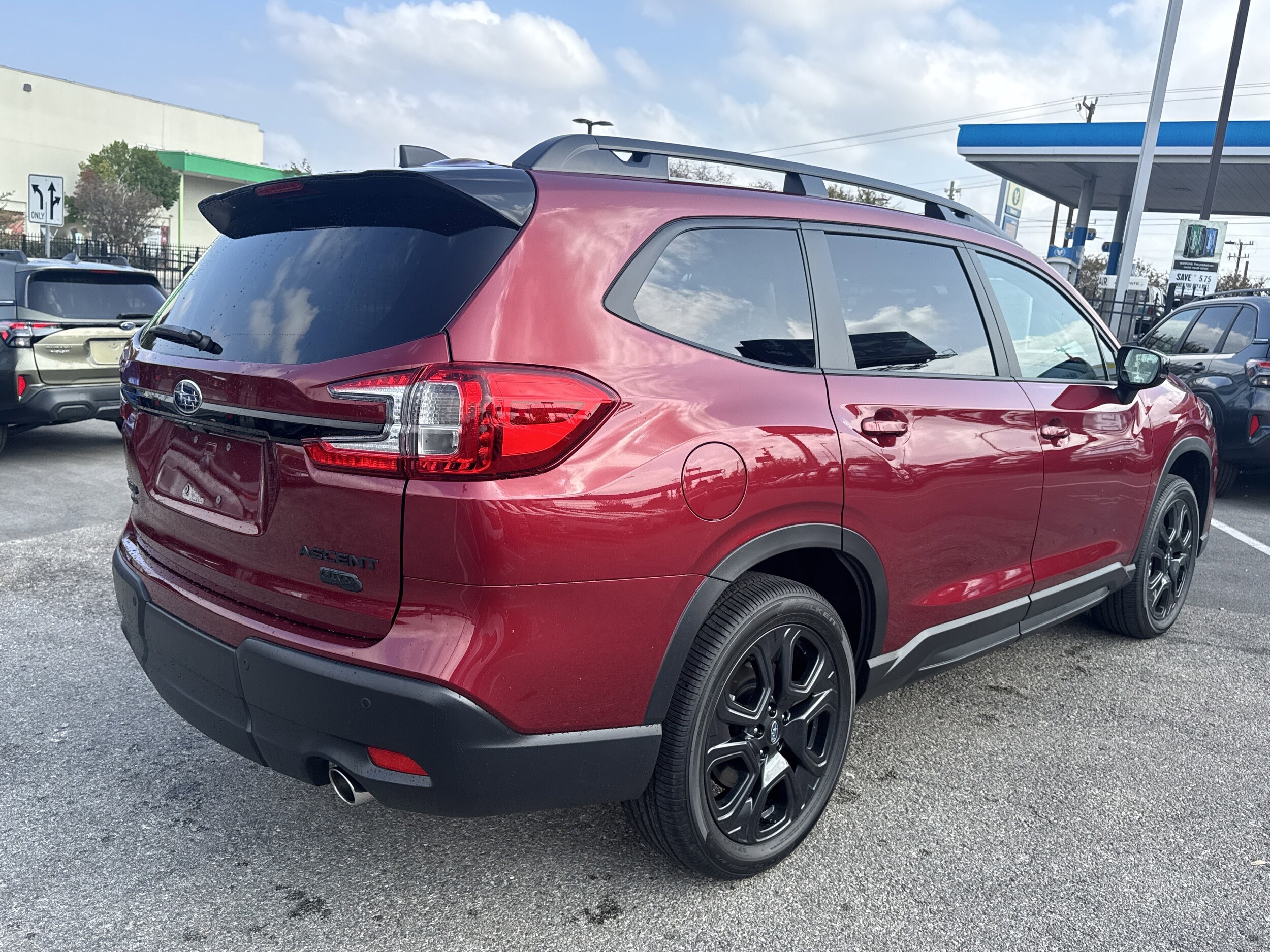 2025 Subaru Ascent Onyx Edition photo 2