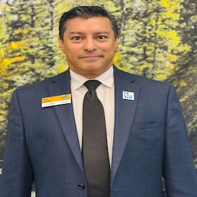 Staff member Joe Dadez from 05468f3d3430