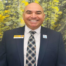 Staff member Osbaldo Gonzalez from 05468f3d3430