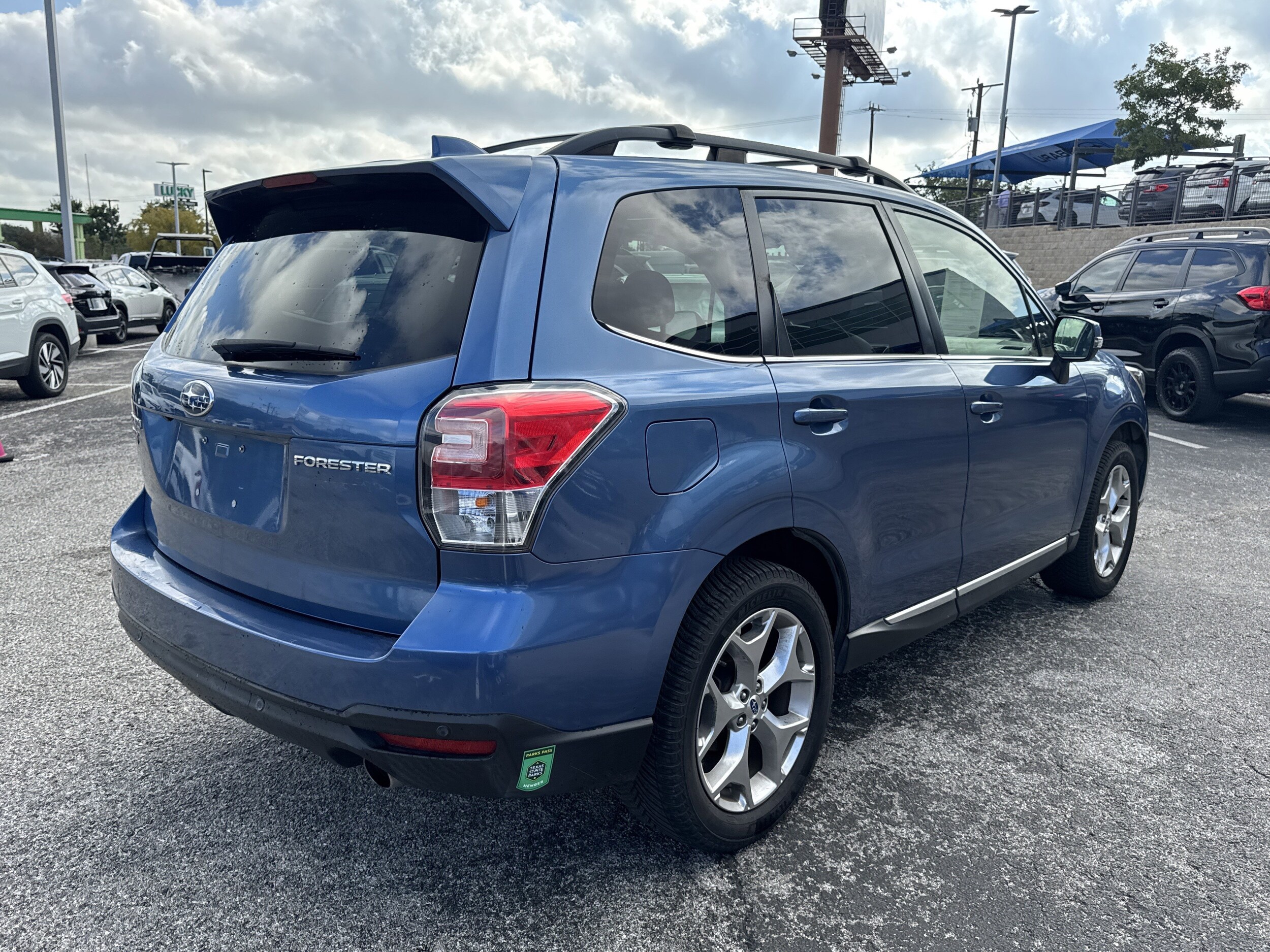 2018 Subaru Forester 2.5i Touring photo 2