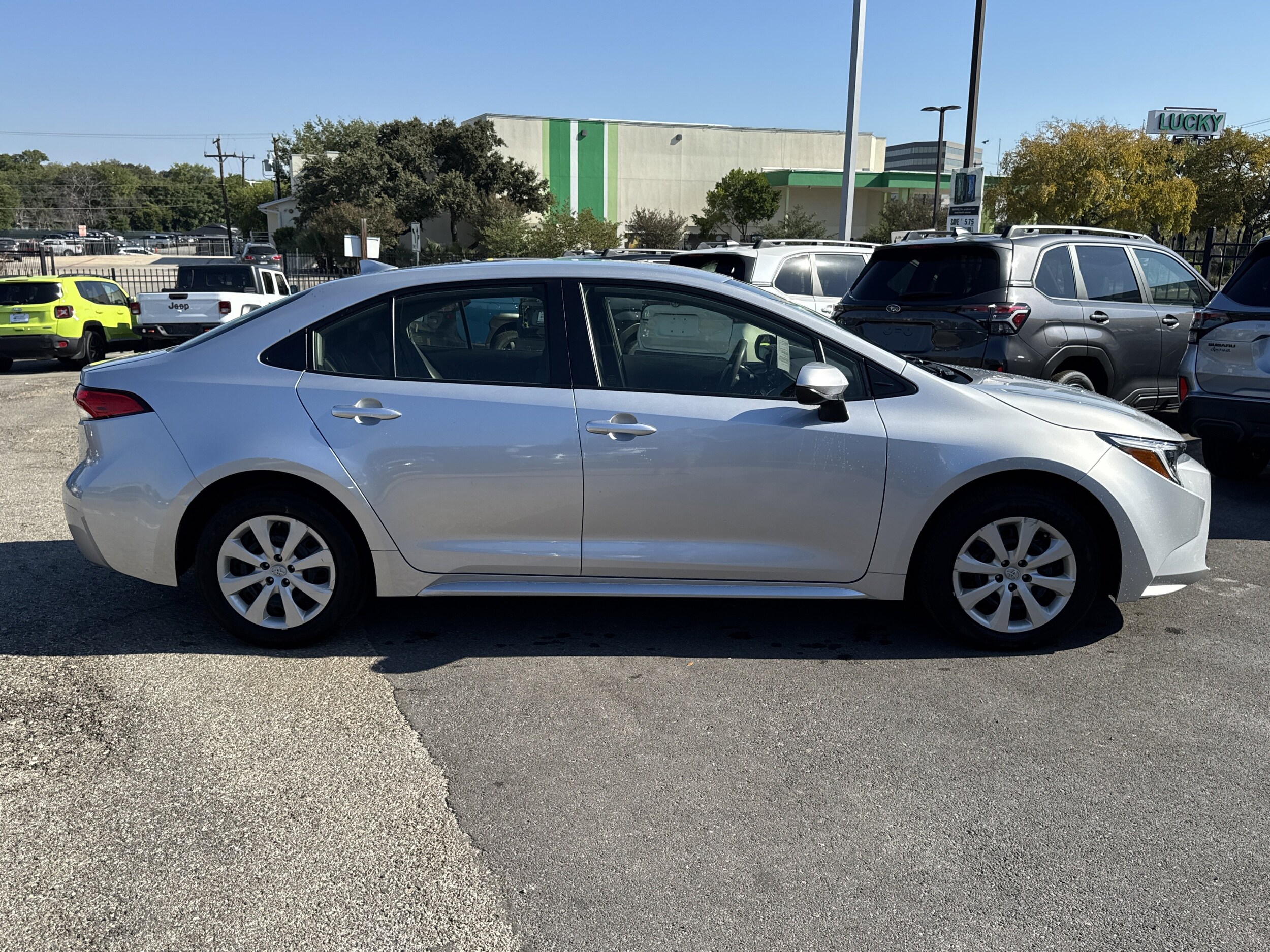 2024 Toyota Corolla XLE LE Premium SE photo 2