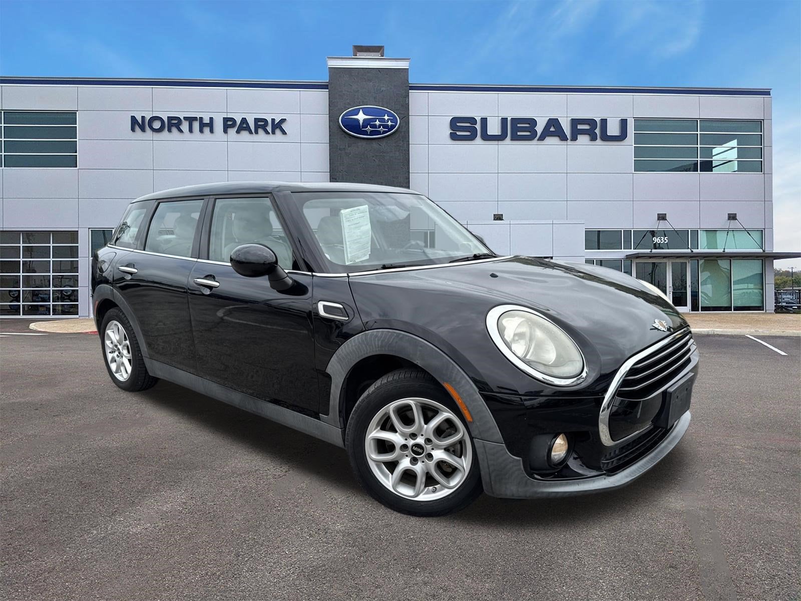 2017 MINI Clubman Cooper's photo