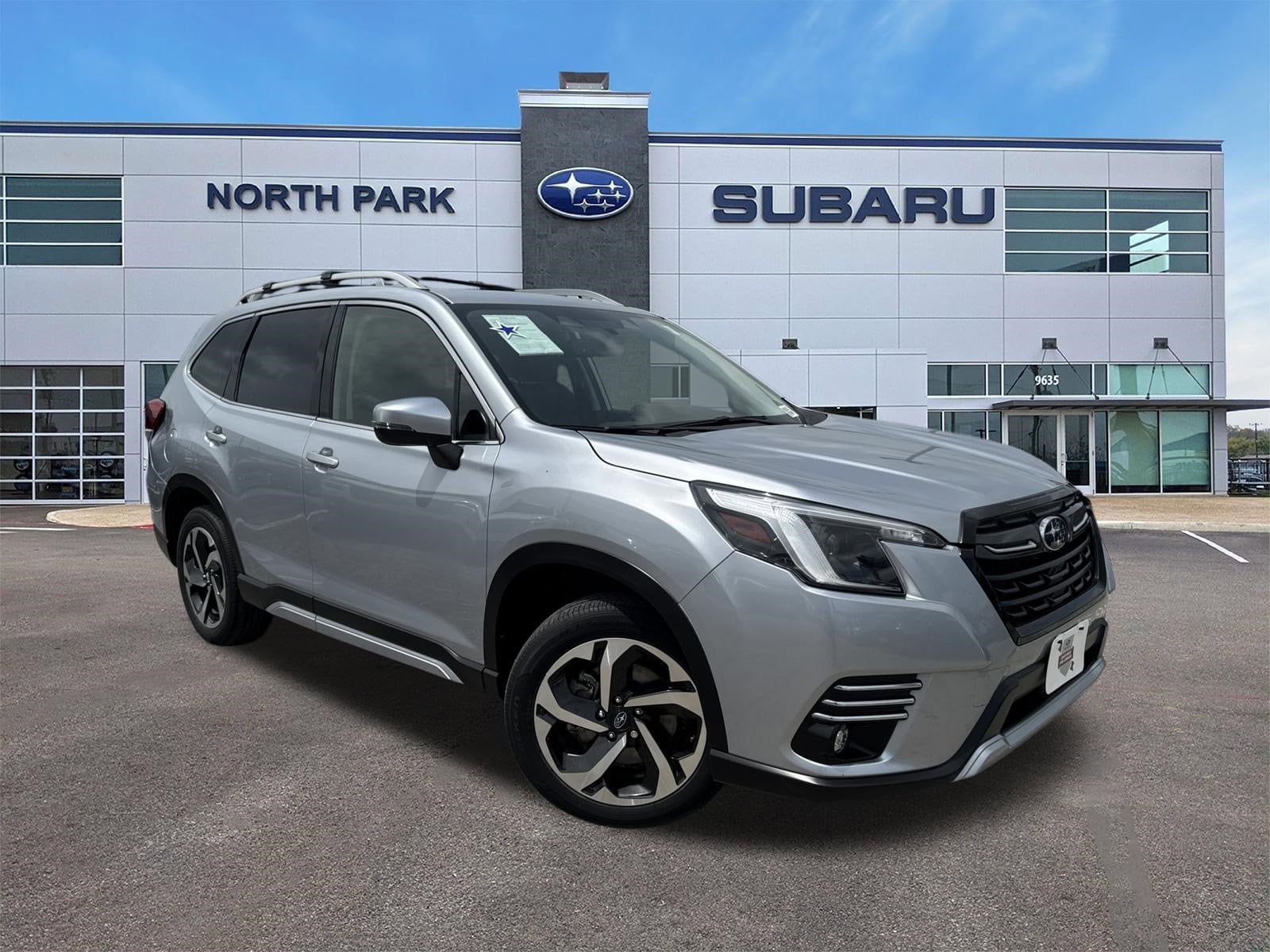 2023 Subaru Forester Touring's photo