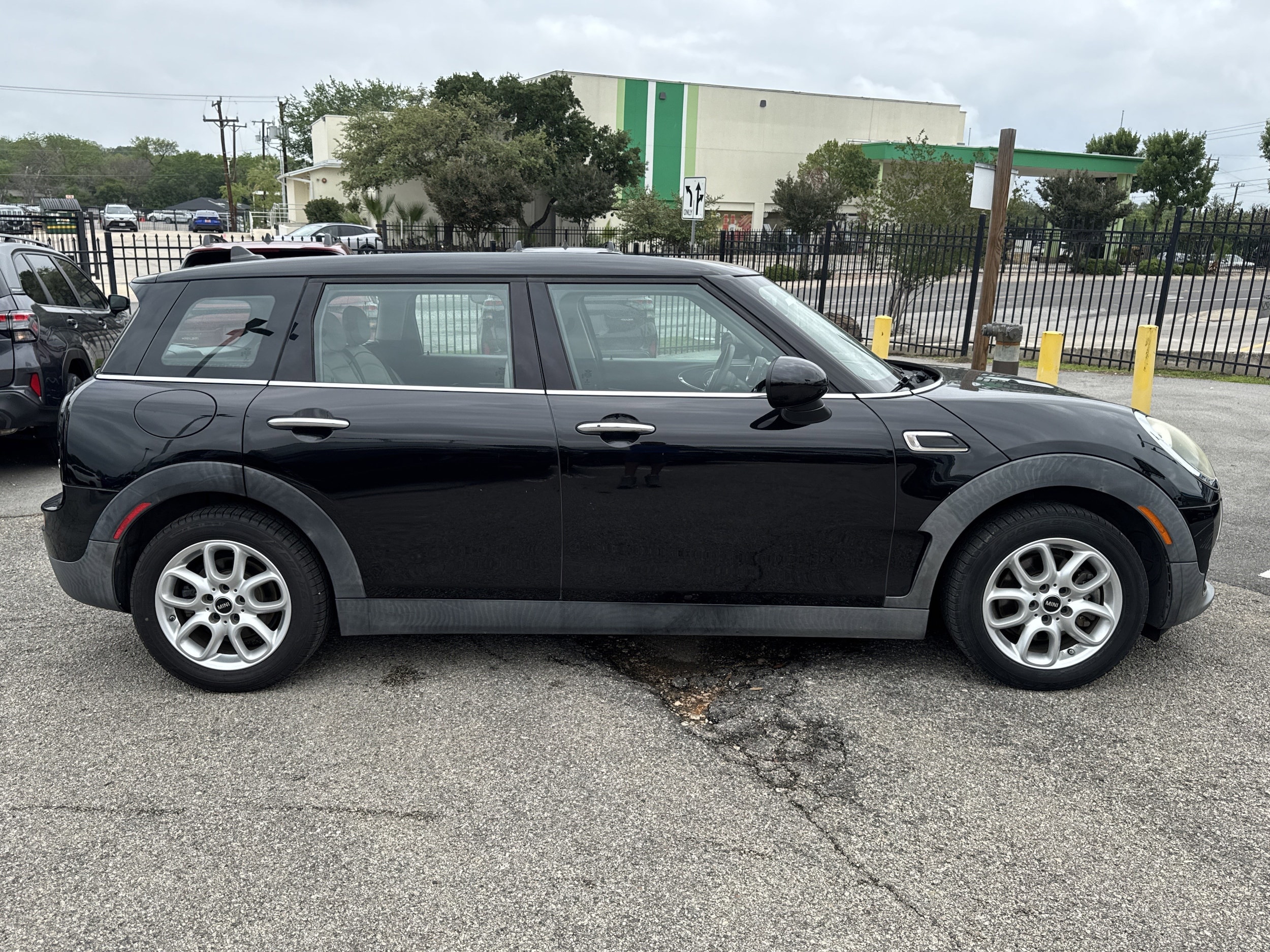 2017 MINI Clubman Base