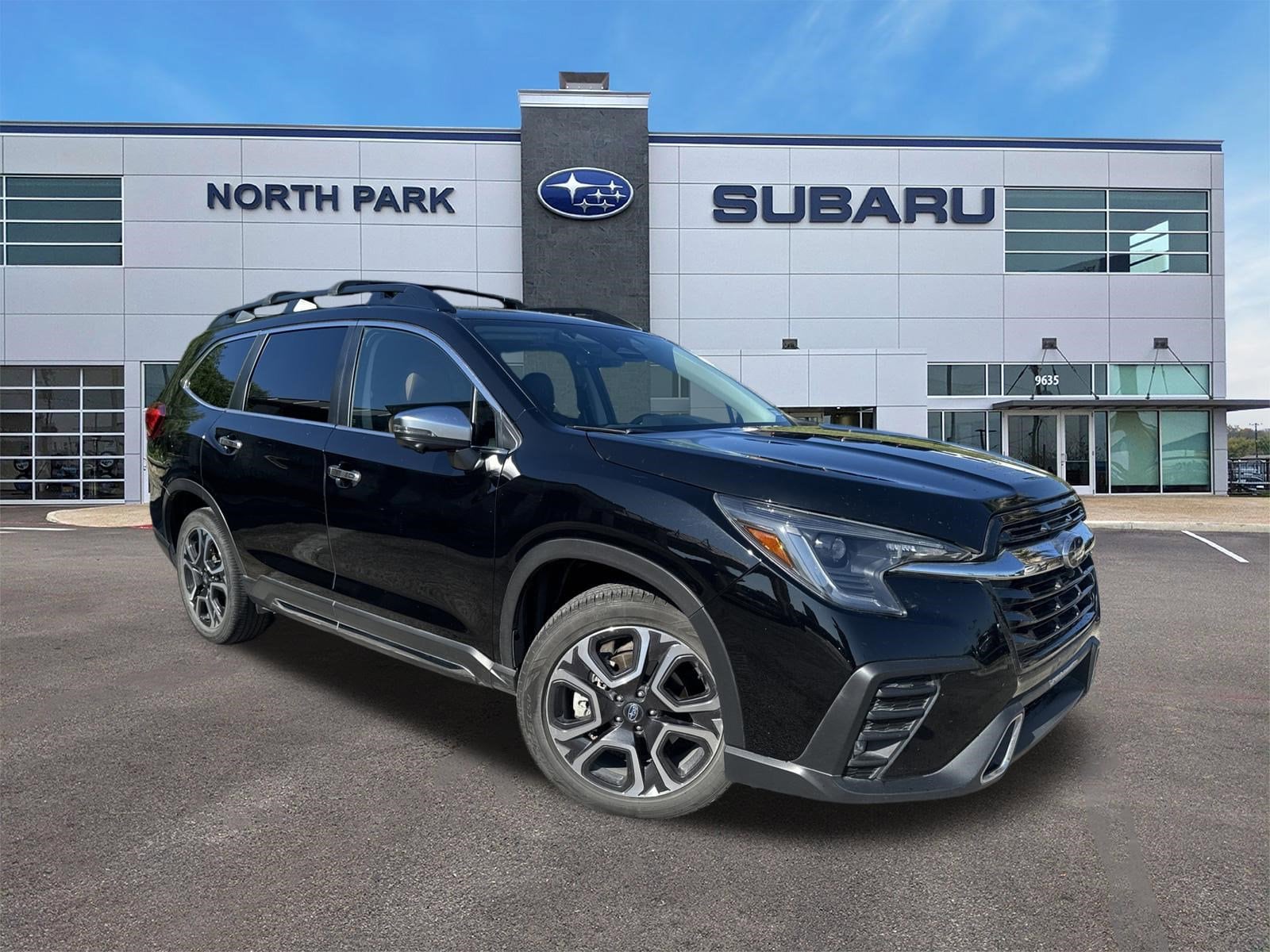 2023 Subaru Ascent Touring's photo
