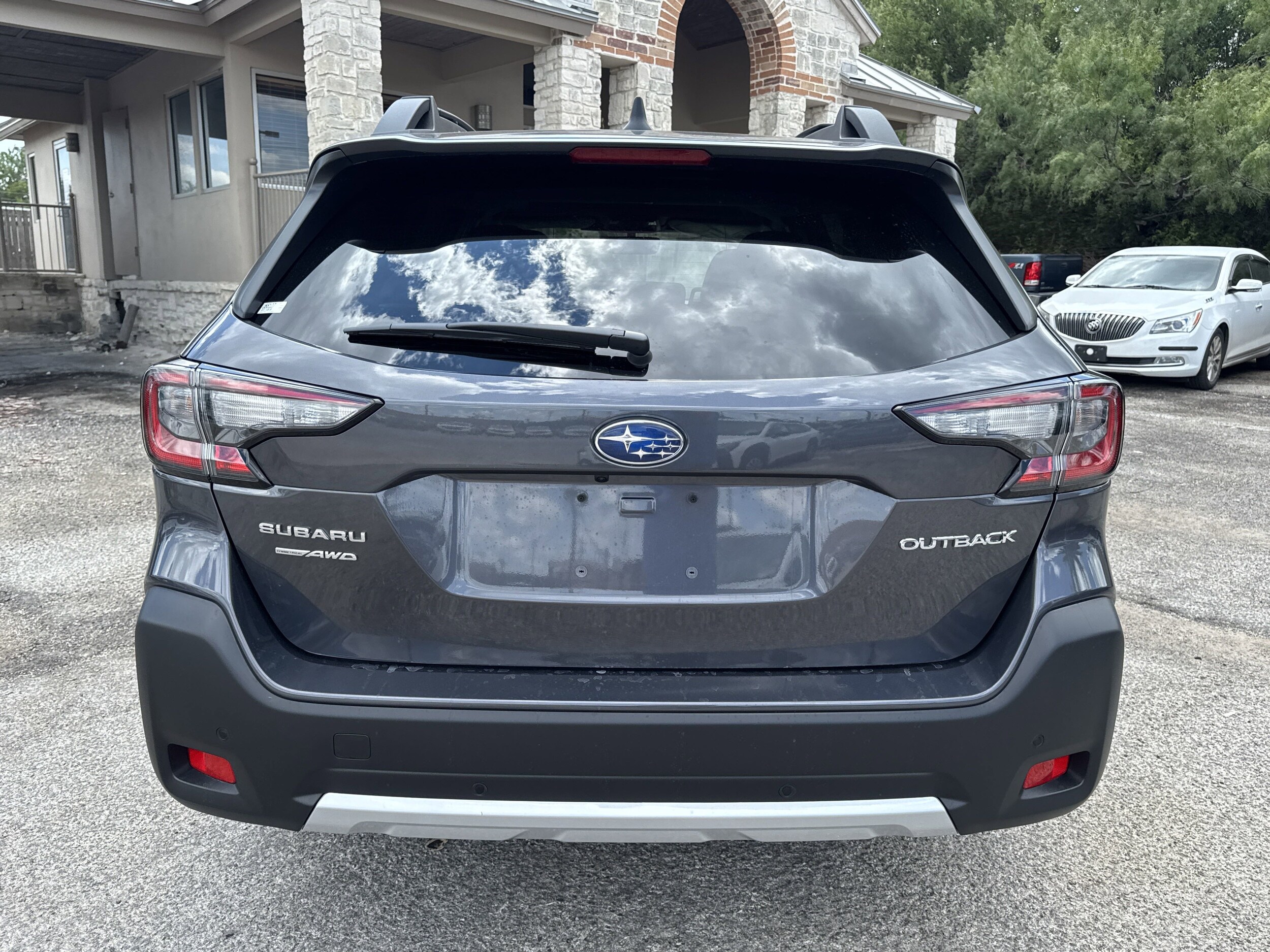 2025 Subaru Outback Limited photo 4