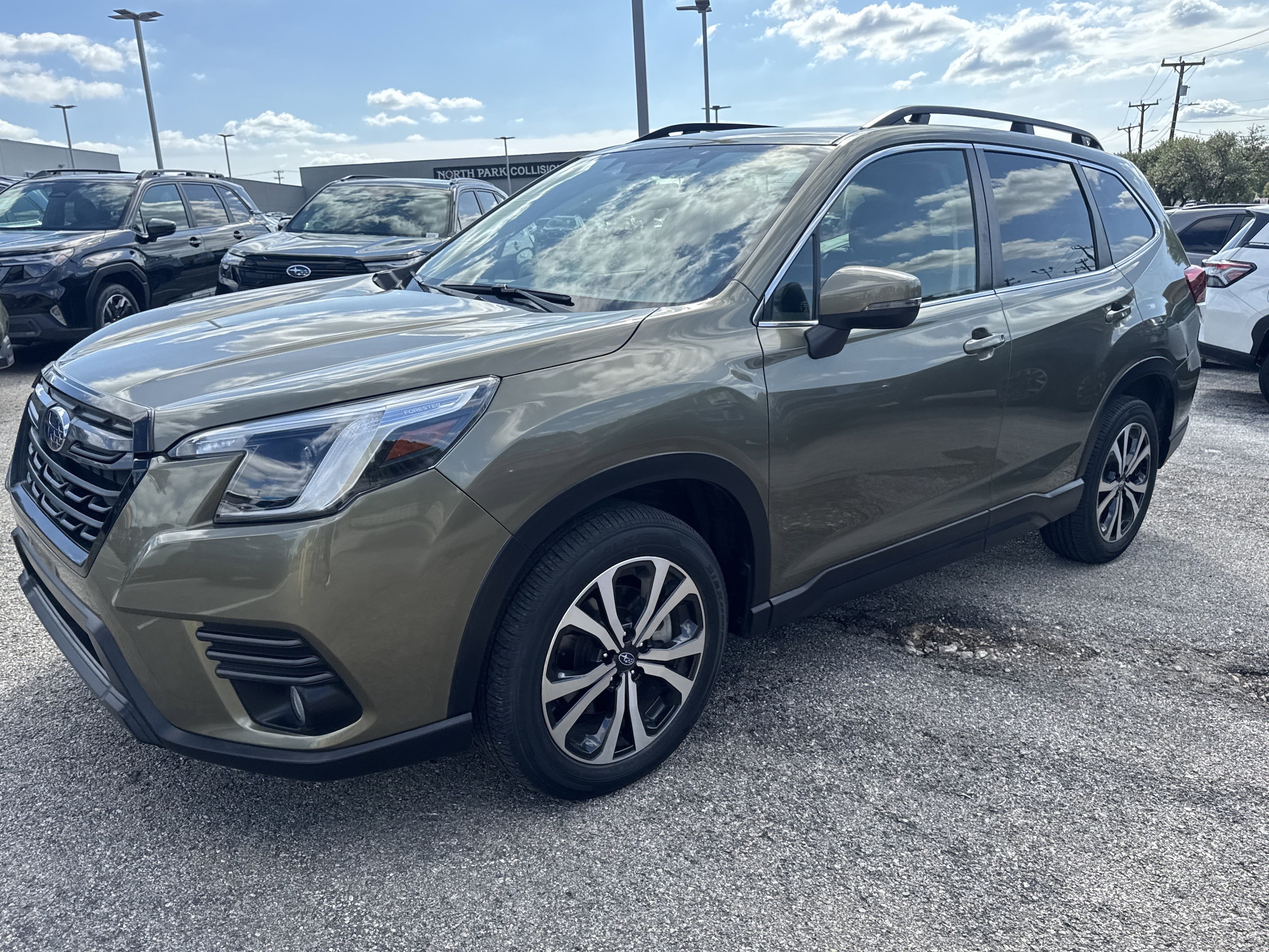 2023 Subaru Forester Limited's photo