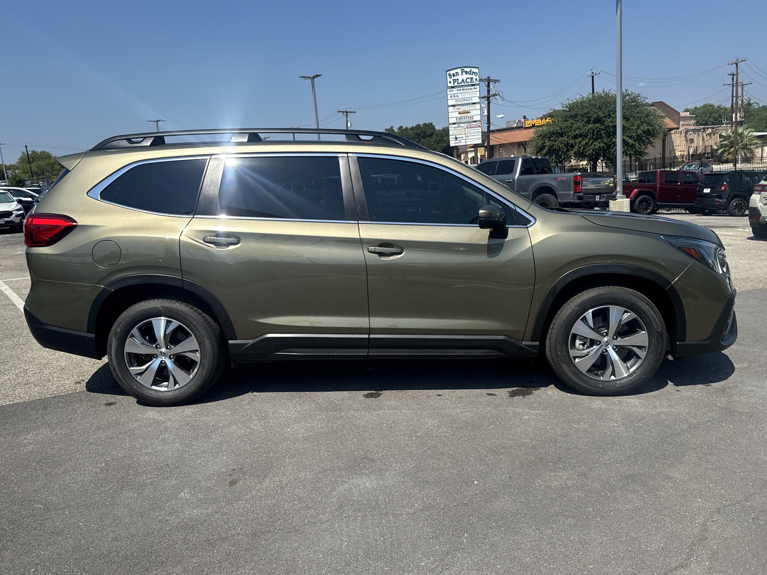 2023 Subaru Ascent Premium photo 2
