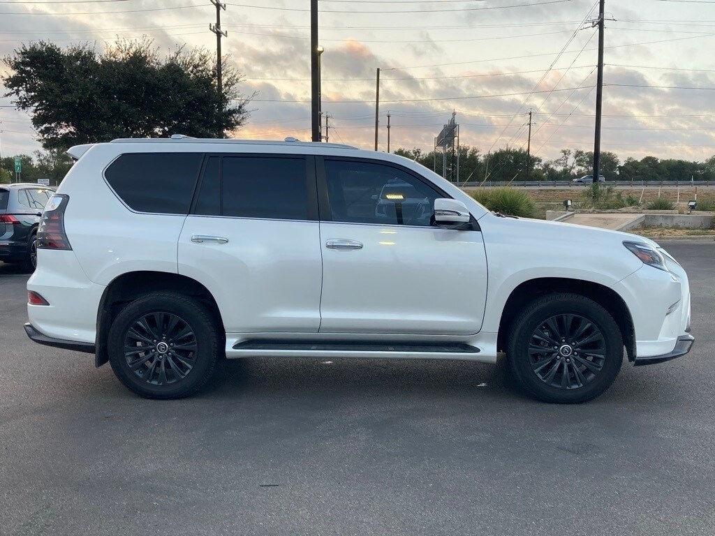2023 Lexus GX 460 Luxury photo 4