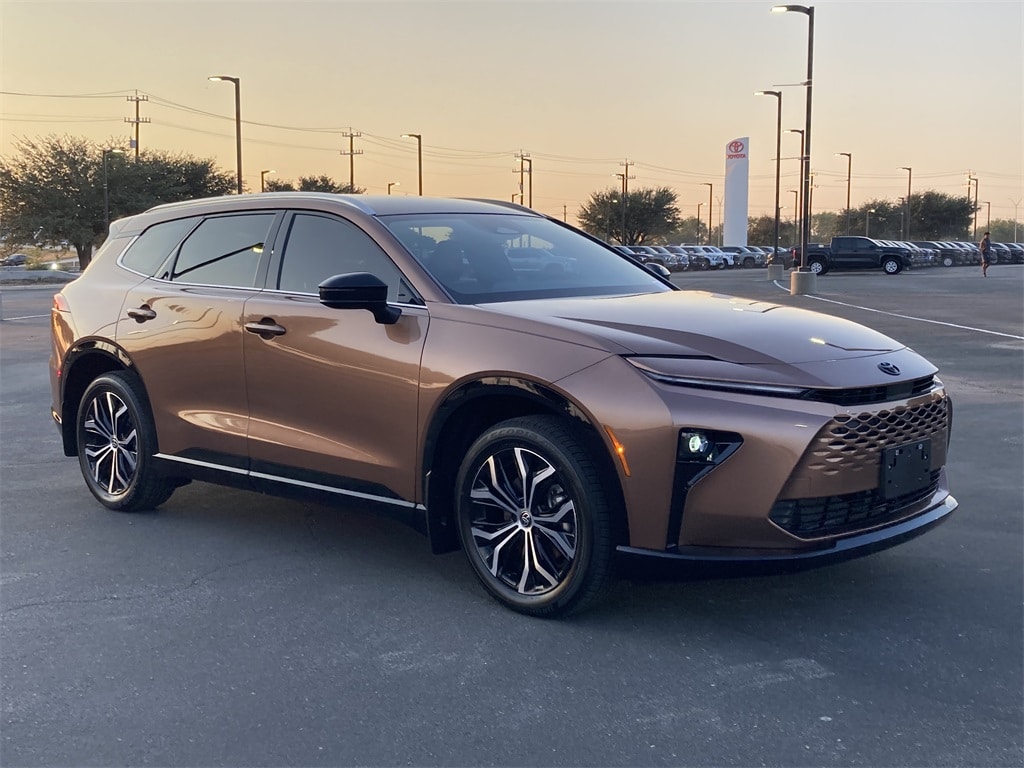 New 2025 Toyota Crown Signia XLE SUV