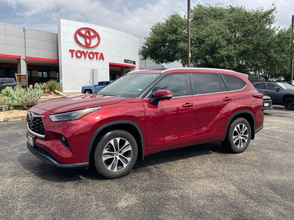 2023 Toyota Highlander XLE