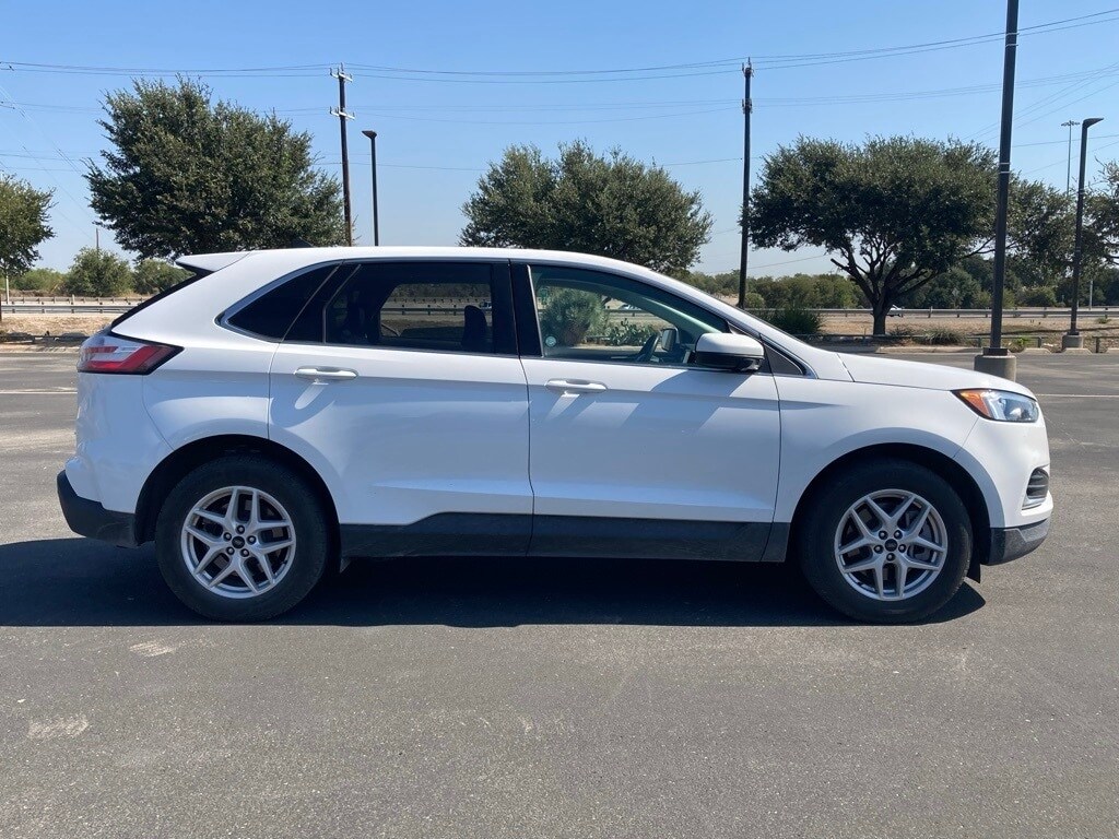 2024 Ford Edge SEL photo 3