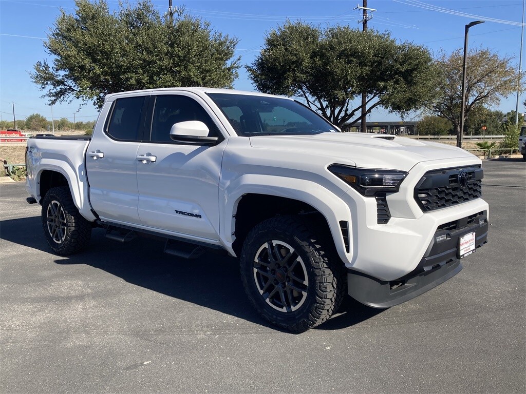 2025 Toyota Tacoma TRD Sport photo 3