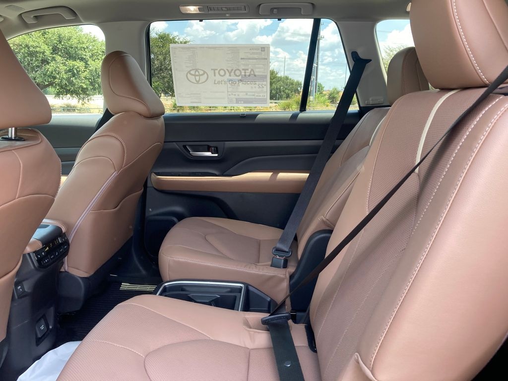 New 2026 Toyota Grand Highlander Platinum SUV