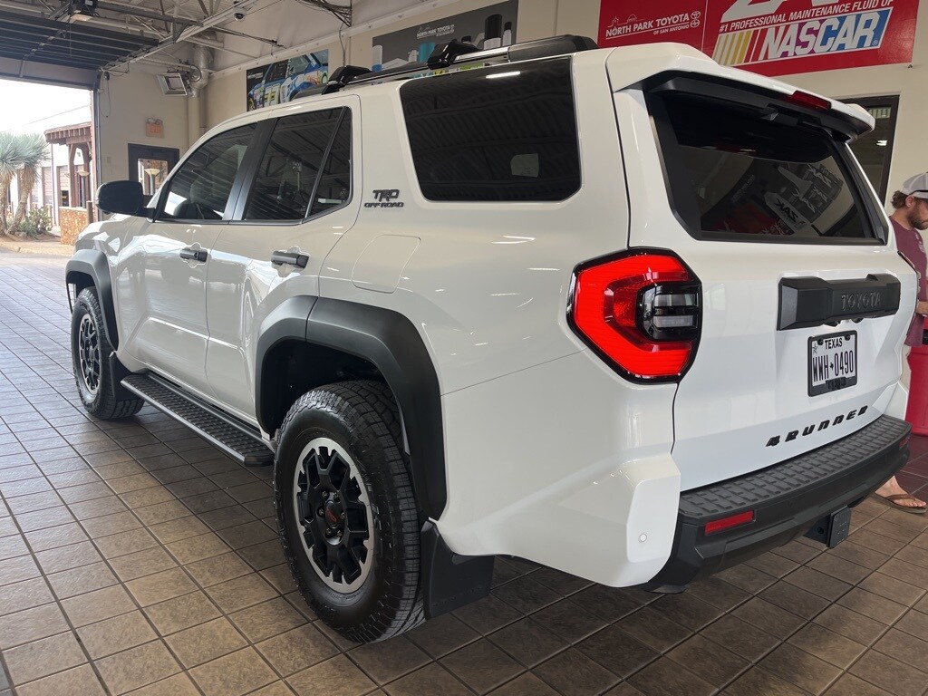 2025 Toyota 4Runner TRD Off-Road Premium photo 2