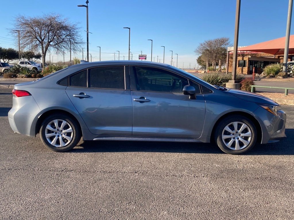Used 2021 Toyota Corolla LE Sedan