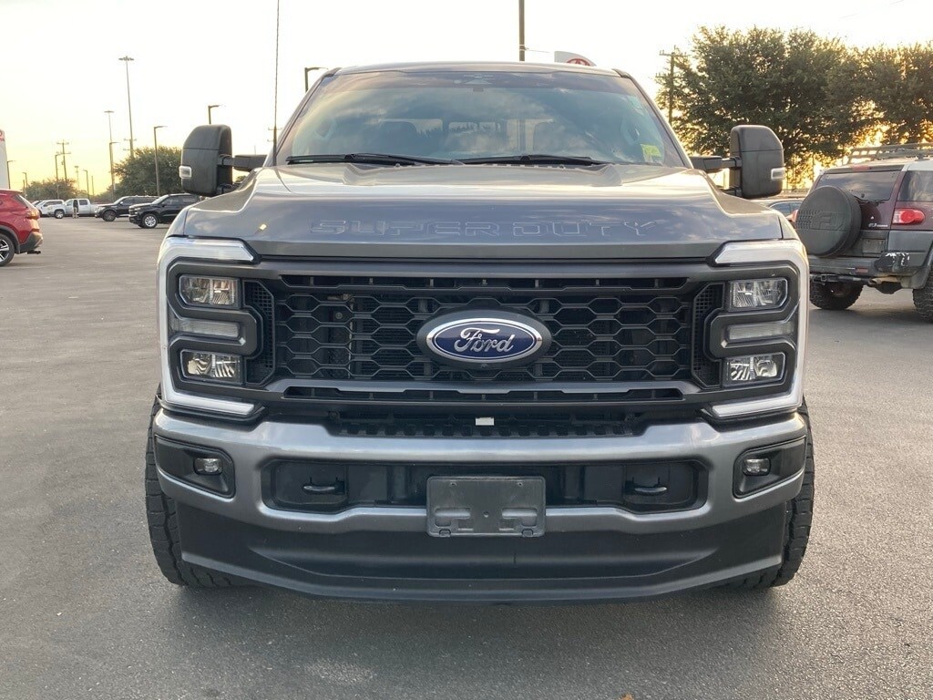 2023 Ford F-250 photo 2